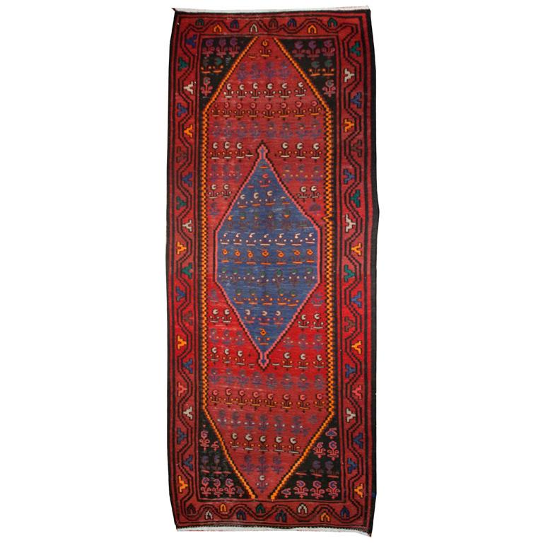 Early 20th Century Zanjan Kilim Carpet For Sale