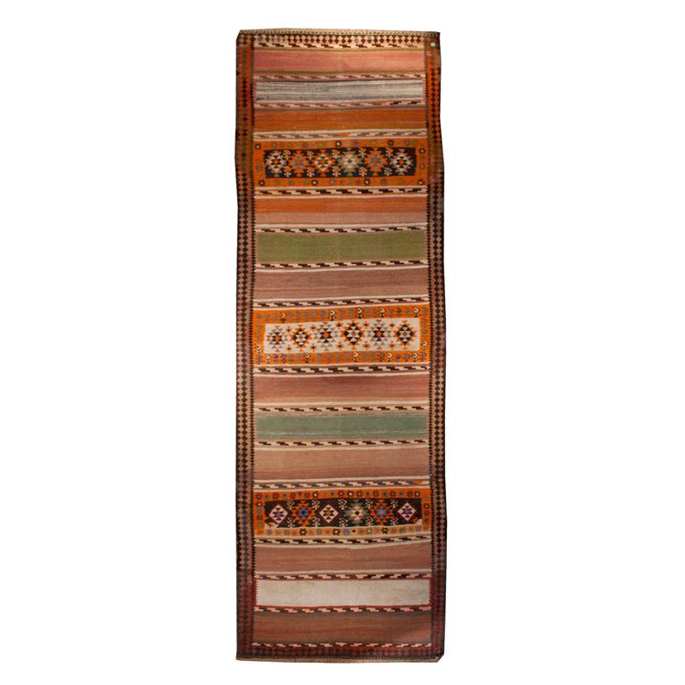 Early 20th Century Zarand Kilim Carpet For Sale