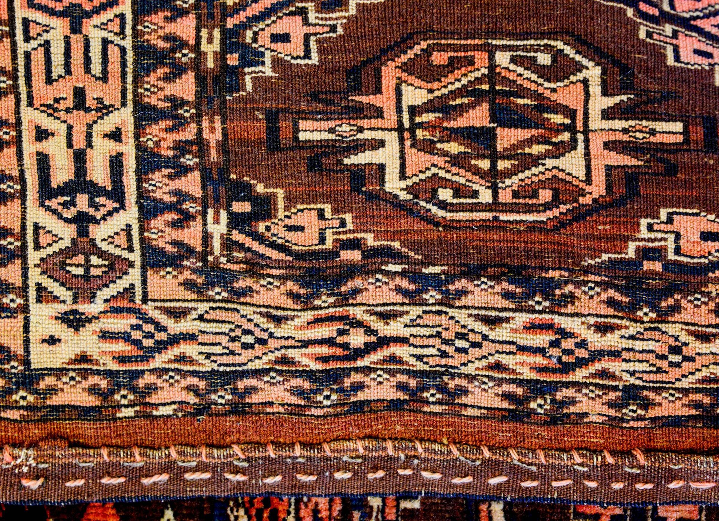 Yamout-Teppich, frühes 20. Jahrhundert (Pflanzlich gefärbt) im Angebot