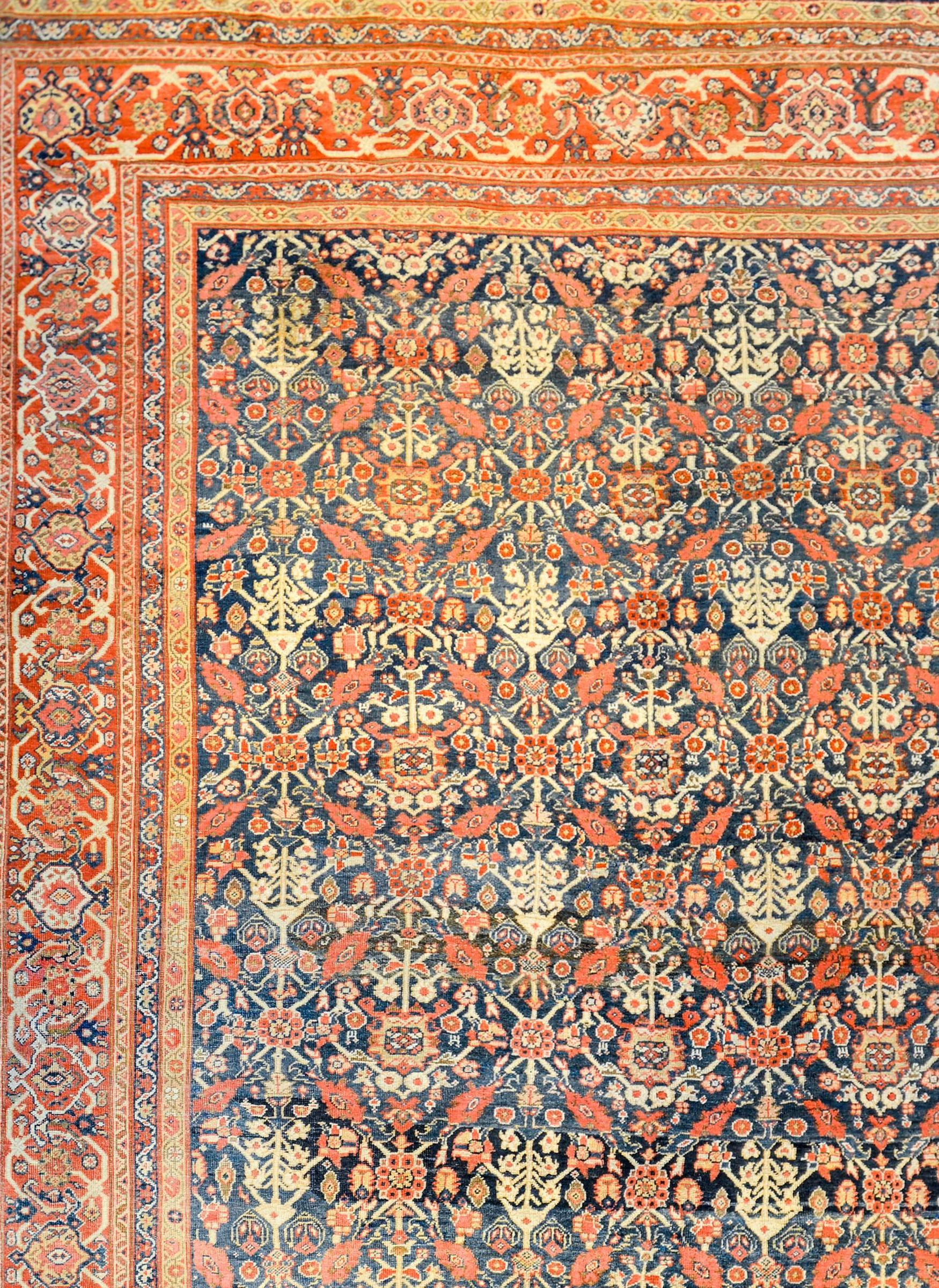 Persian Extraordinary Early 20th Century Sultanabad Rug