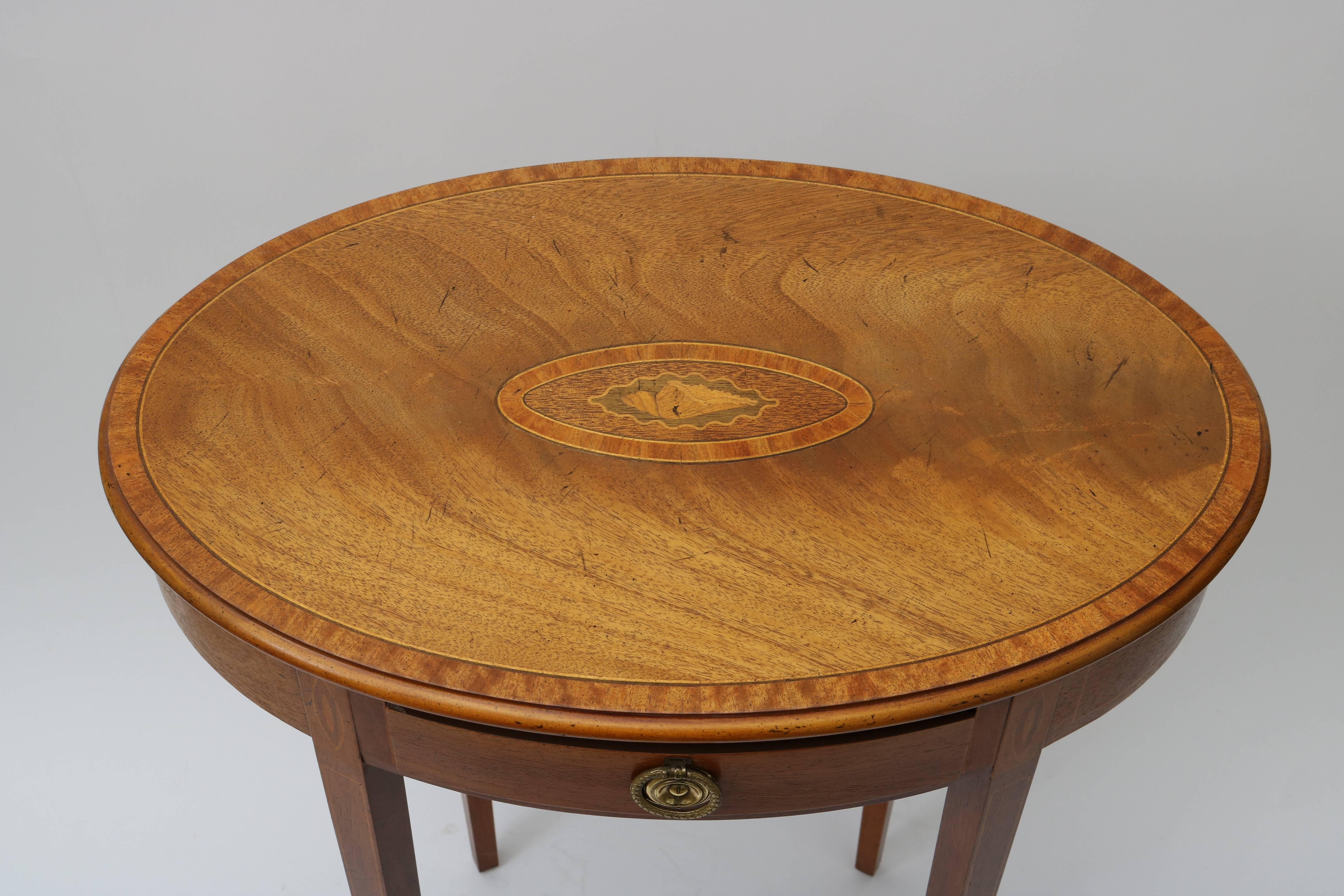 American Baker Furniture, Sheraton Style Oval Side Table with Marquetry Top with Seashell