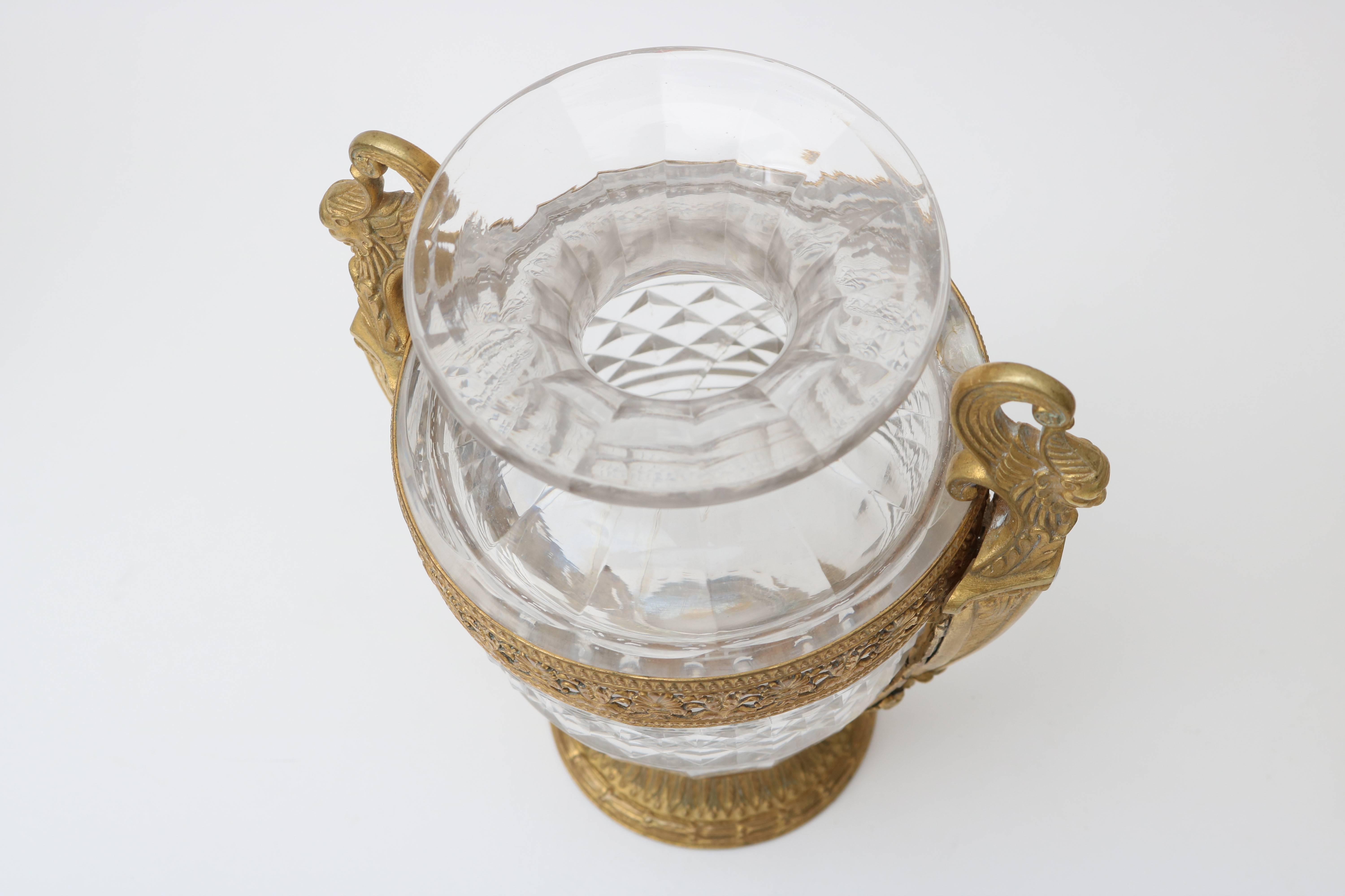  Französische Vasen aus Bronze und Kristall im Empire-Stil im Angebot 3