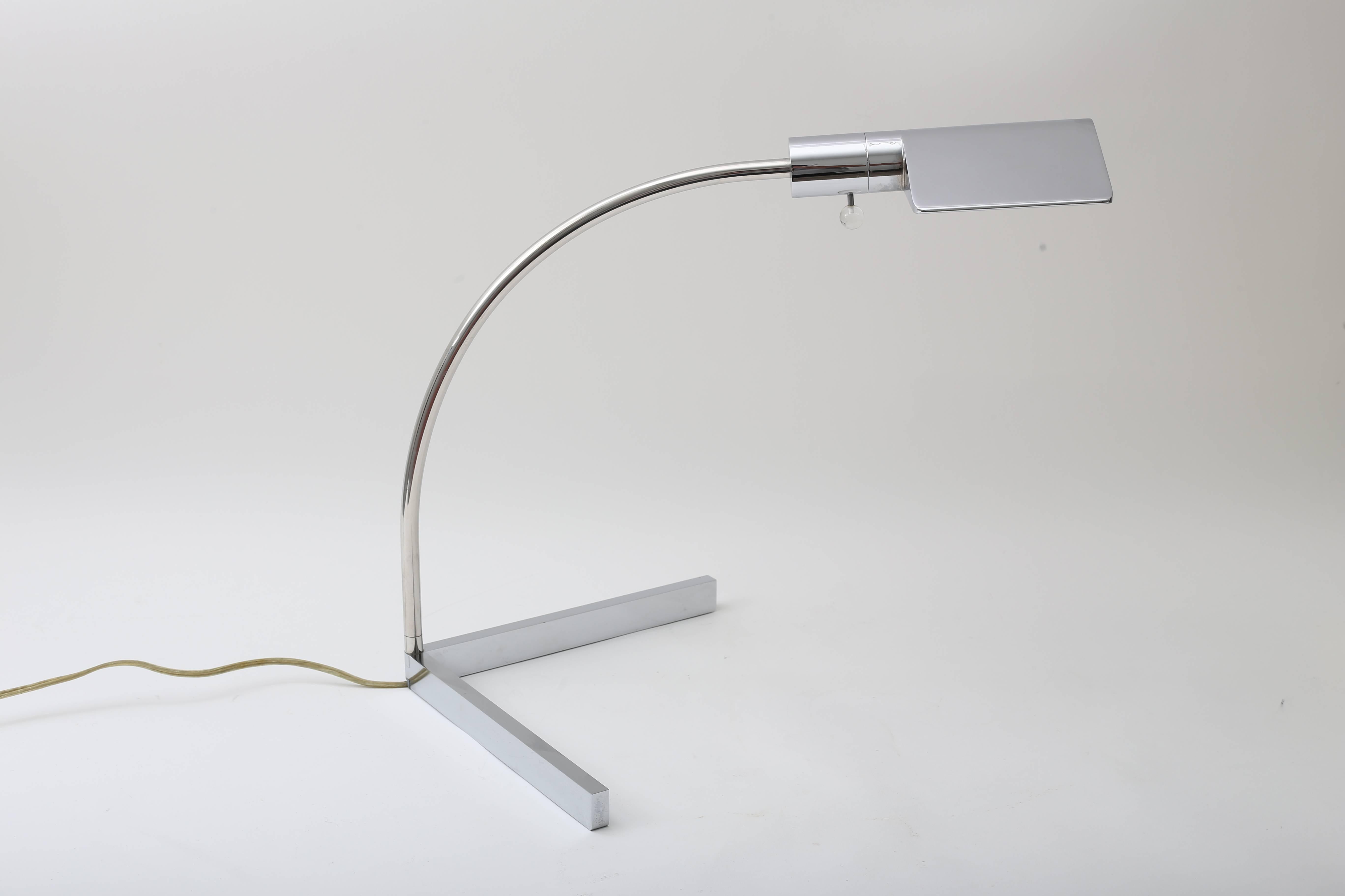 This stylish and low profile desk lamp dates to the 1970s and was created by the iconic American firm of Cedric Hartman. The base is solid and allows the arc to be rotated as needed.


   