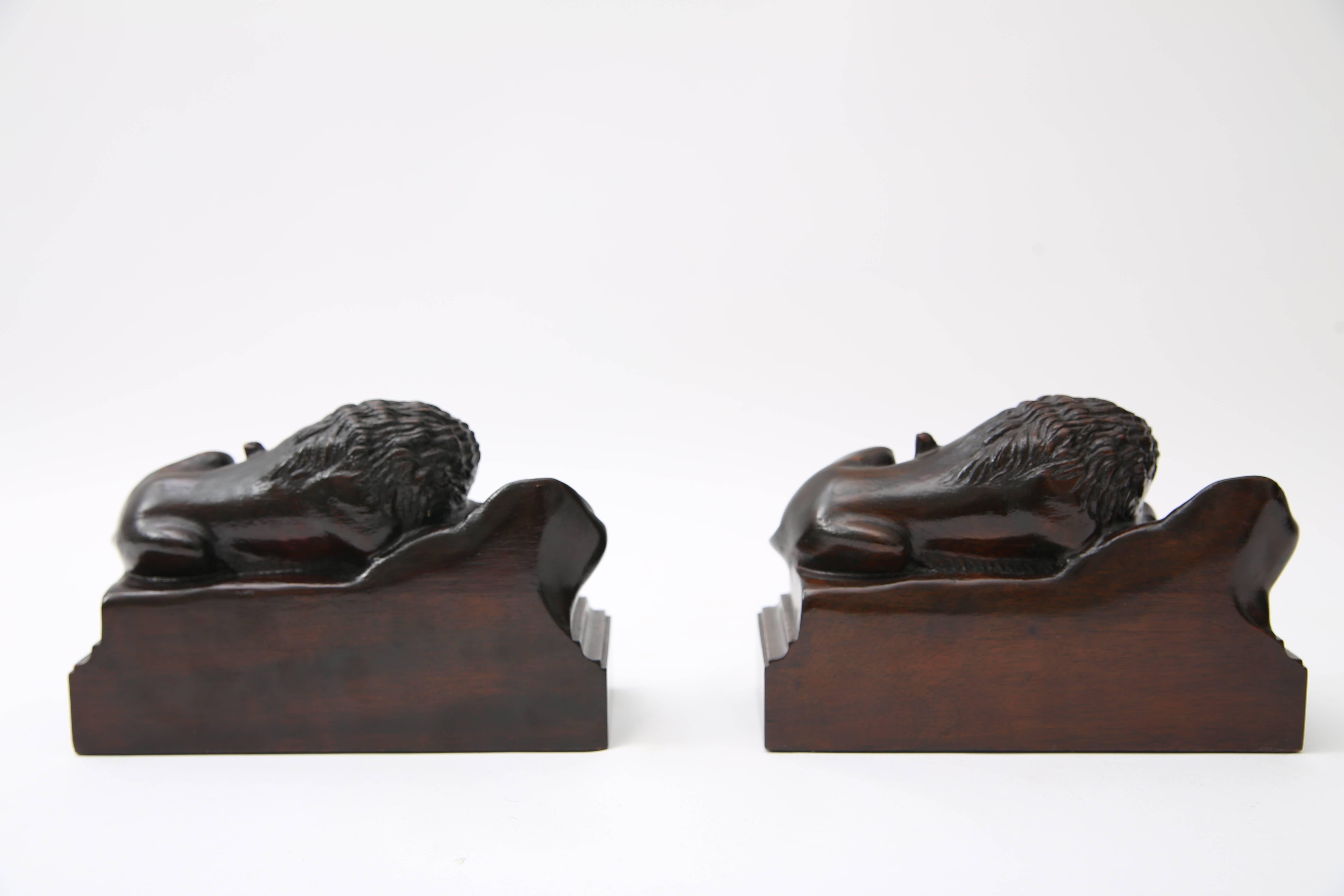 Pair of Carved Wood Book Ends Depicting the Swiss Guard Lions of Lucerne, France 1