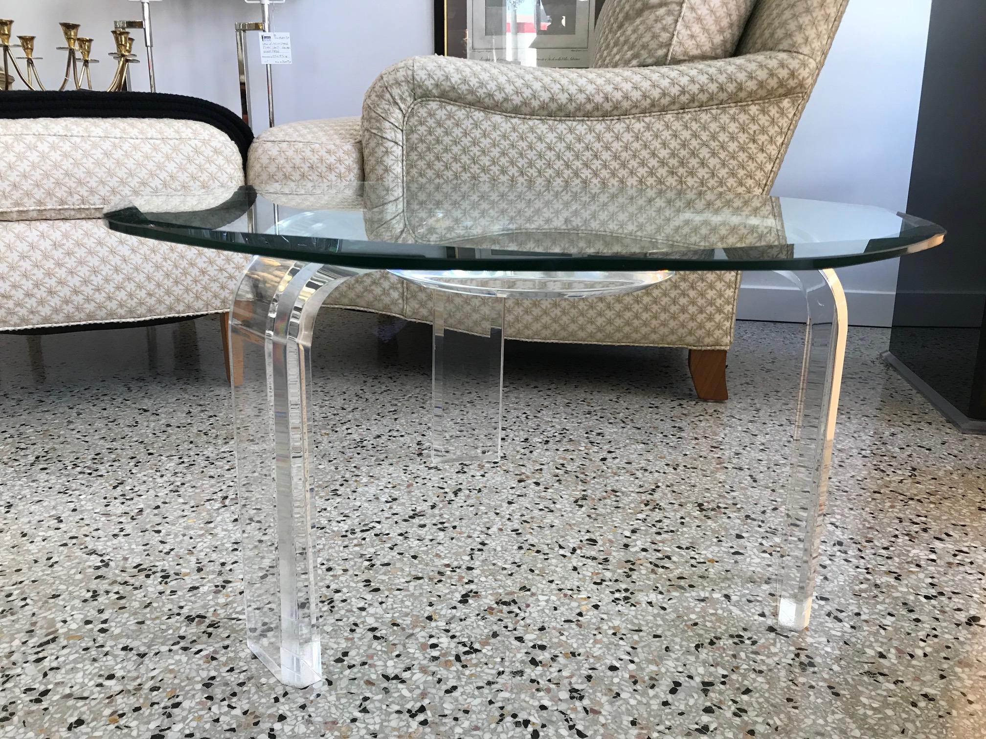 Les Prismatiques Round Cocktail-Coffee Table in Lucite and Beveled Glass 9