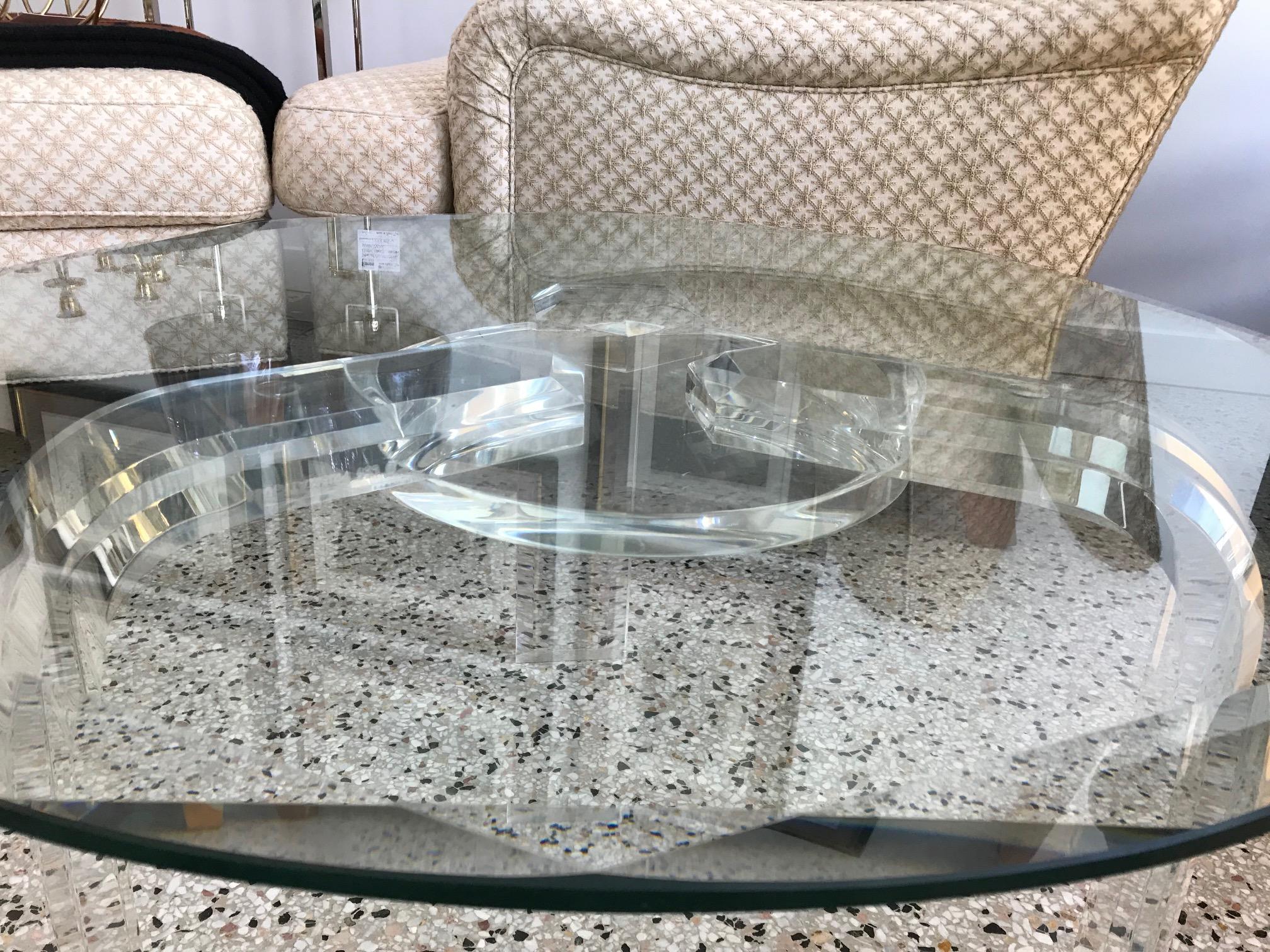 Les Prismatiques Round Cocktail-Coffee Table in Lucite and Beveled Glass In Excellent Condition In West Palm Beach, FL