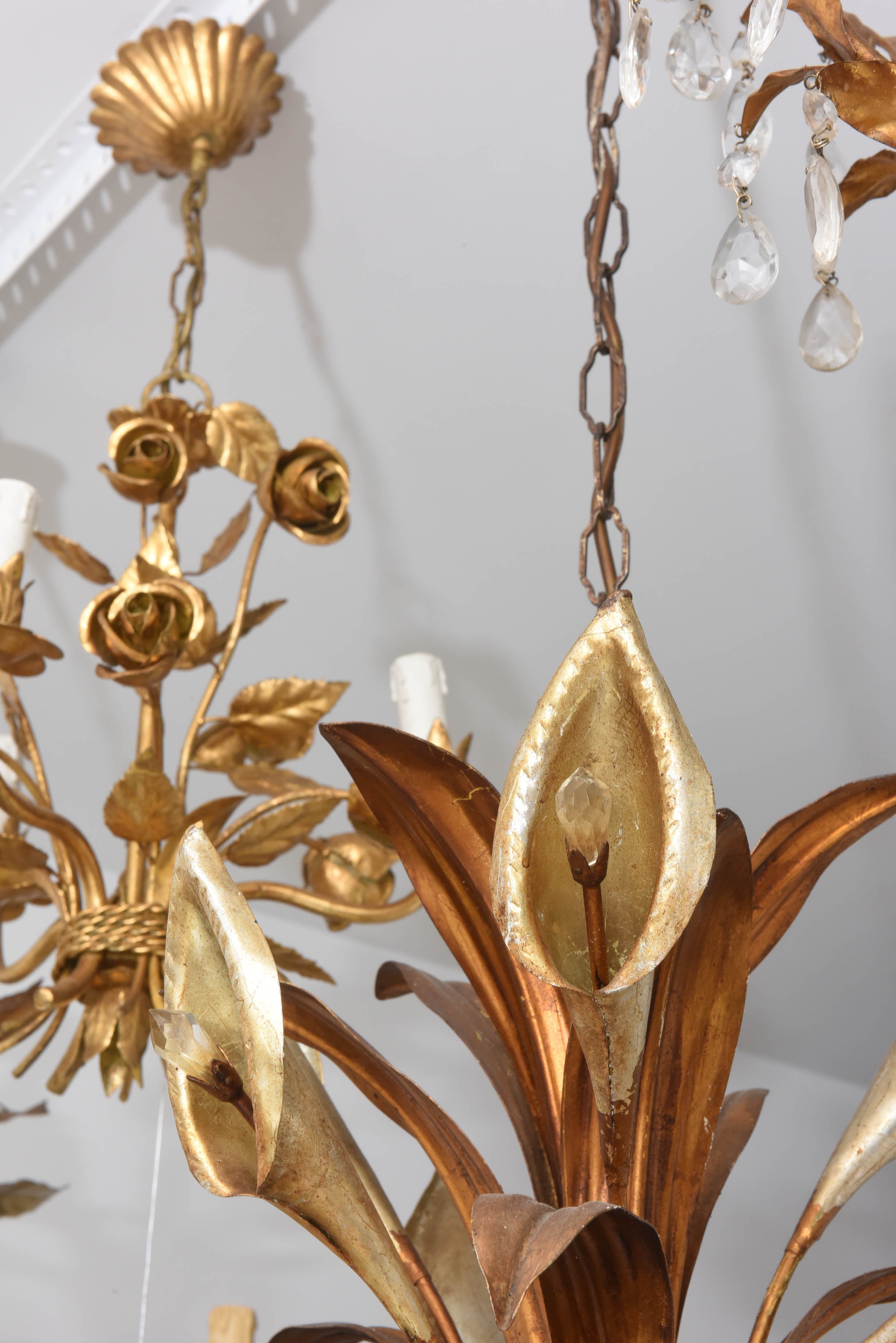 Metalwork Hollywood-Regency Style Gilt Metal Chandelier with Calla Lilies, Italy, 1960s
