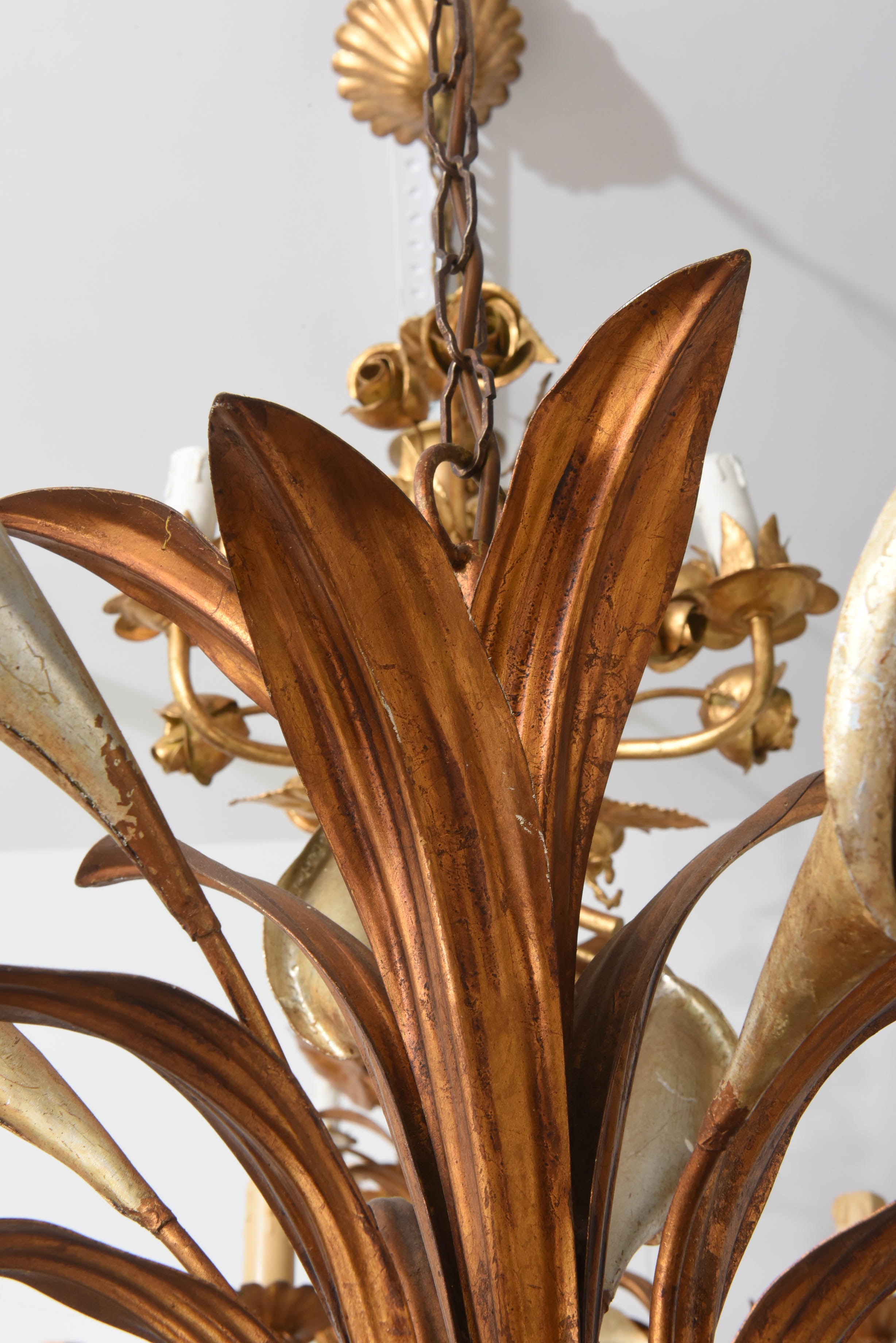 20th Century Hollywood-Regency Style Gilt Metal Chandelier with Calla Lilies, Italy, 1960s