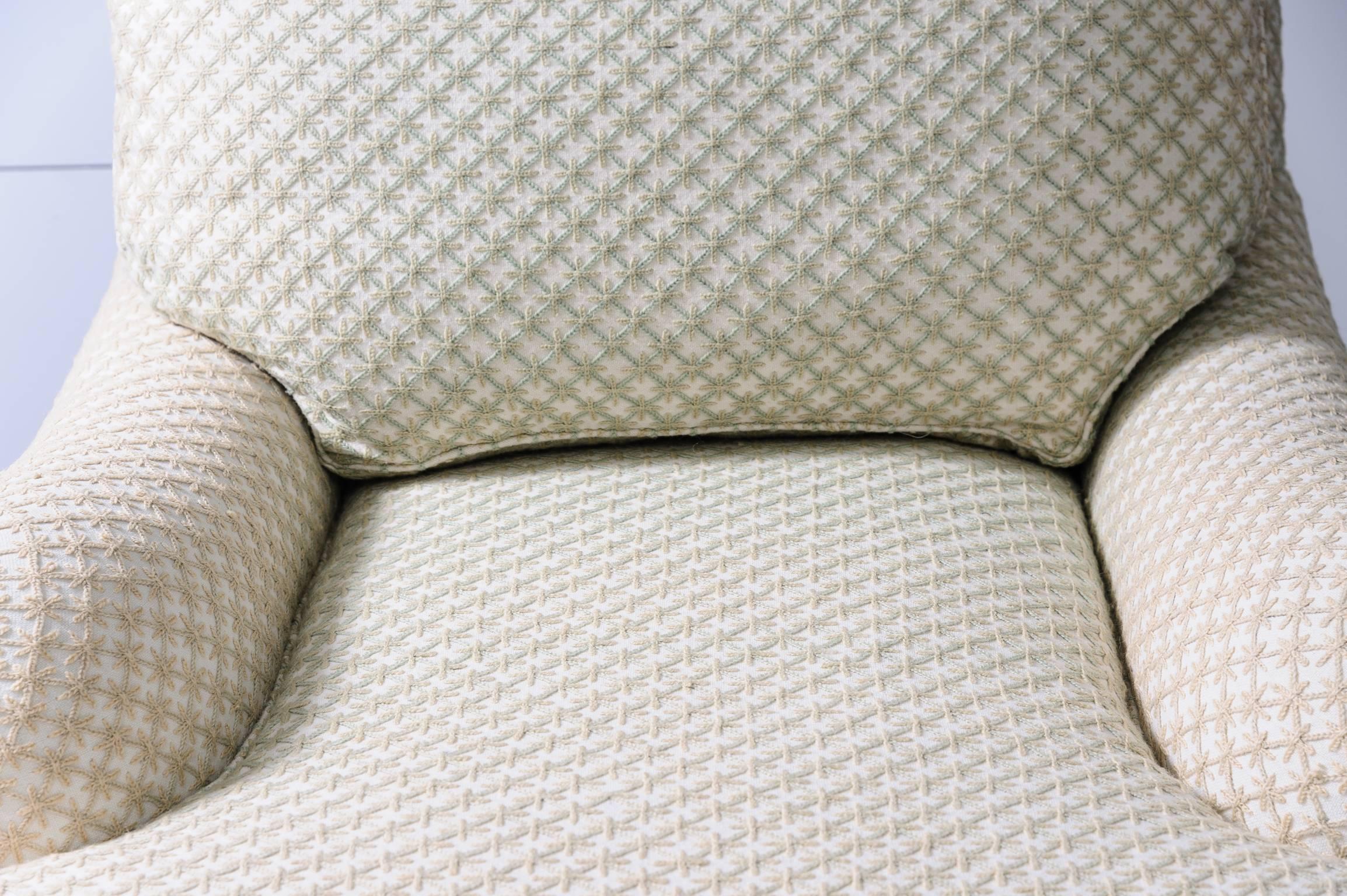 Club Chair and Ottoman In Good Condition In West Palm Beach, FL