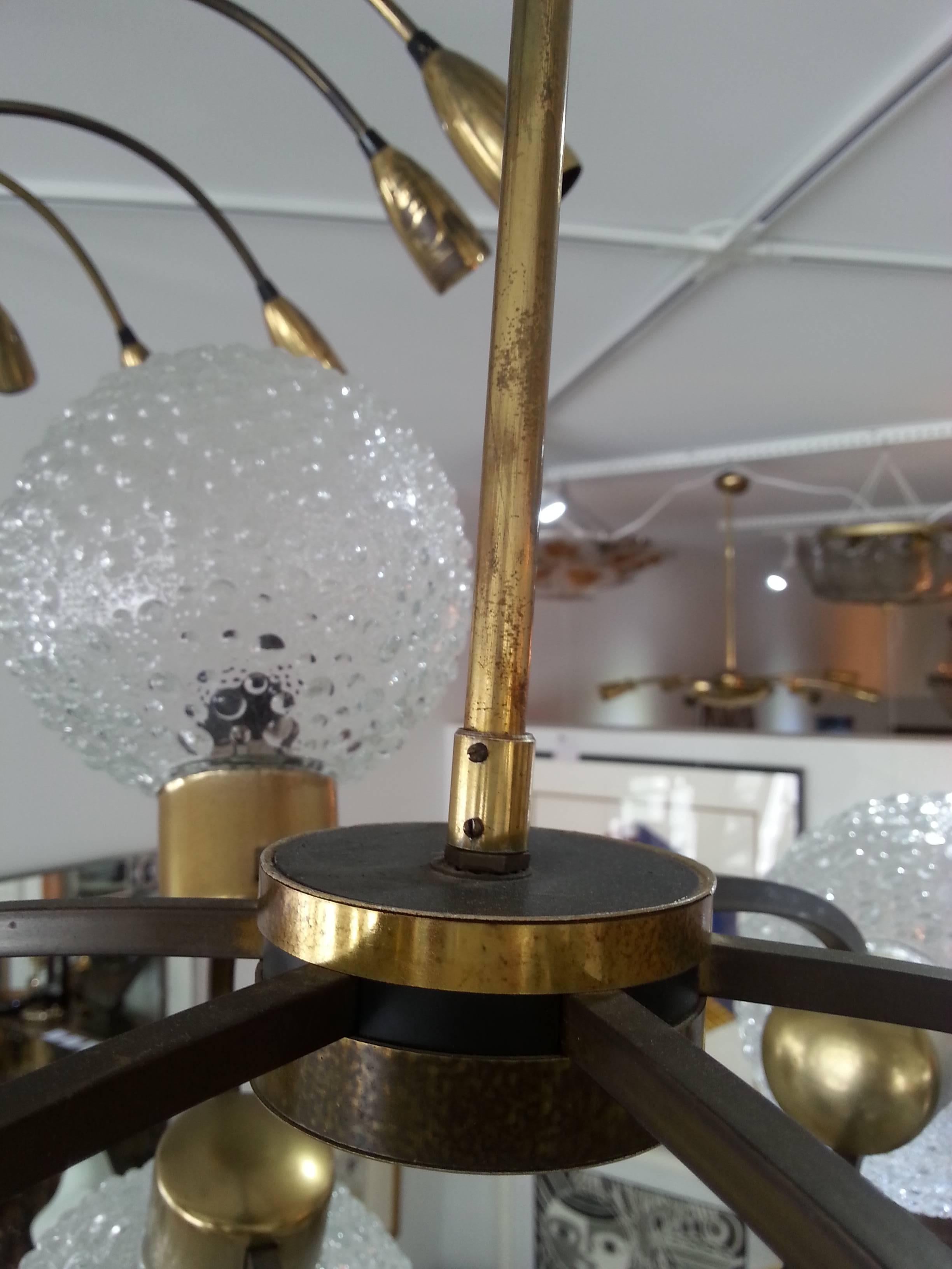 Mid-Century Modern Atomic-Orbital Chandelier, Antique Brass with Glass Globes In Good Condition In West Palm Beach, FL