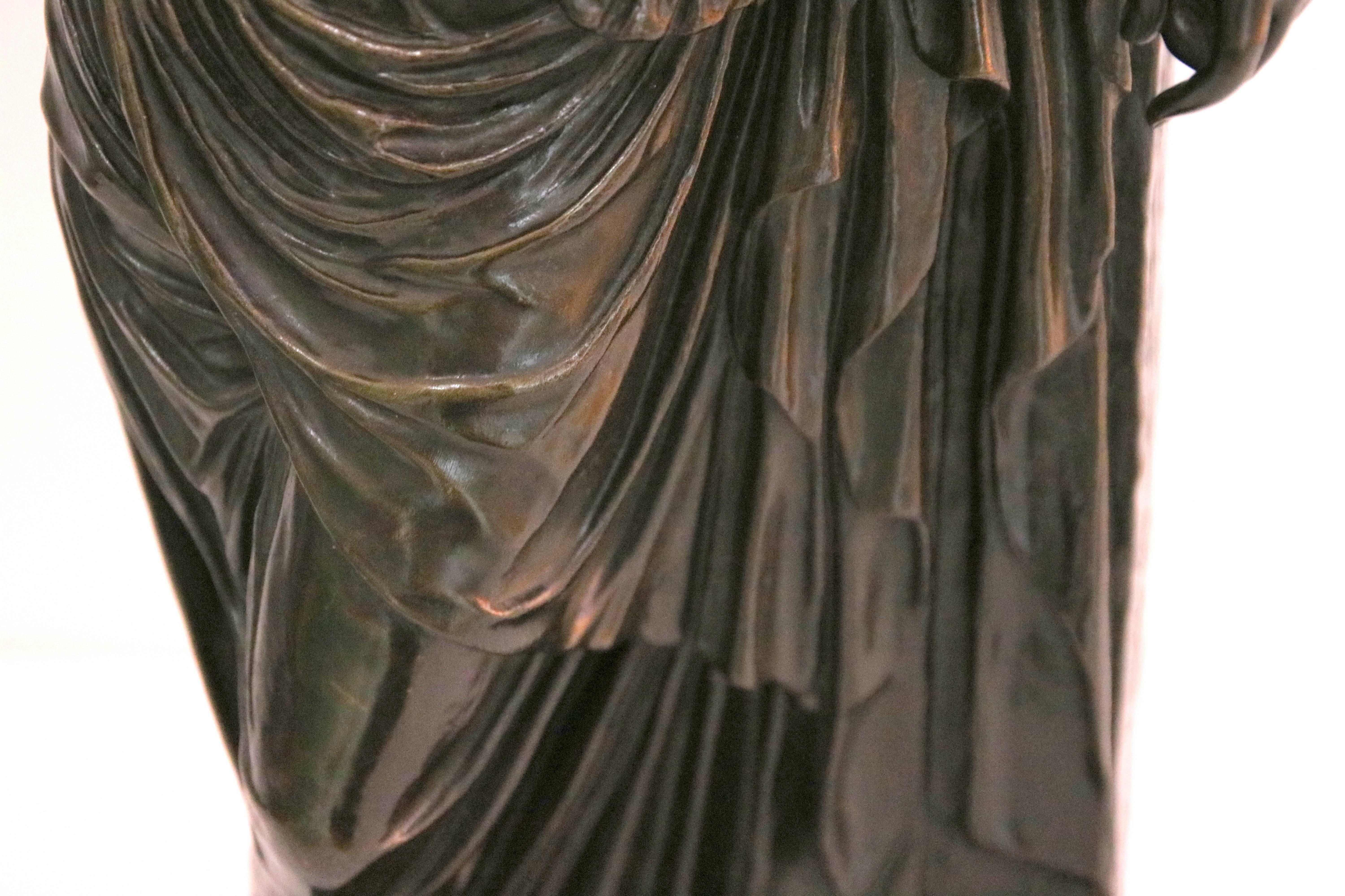 Néo-classique Bronze Grand Tour, Femme romaine, France, 19ème siècle par Susse Freres en vente