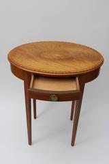 Baker Furniture, Sheraton Style Oval Side Table with Marquetry Top with Seashell