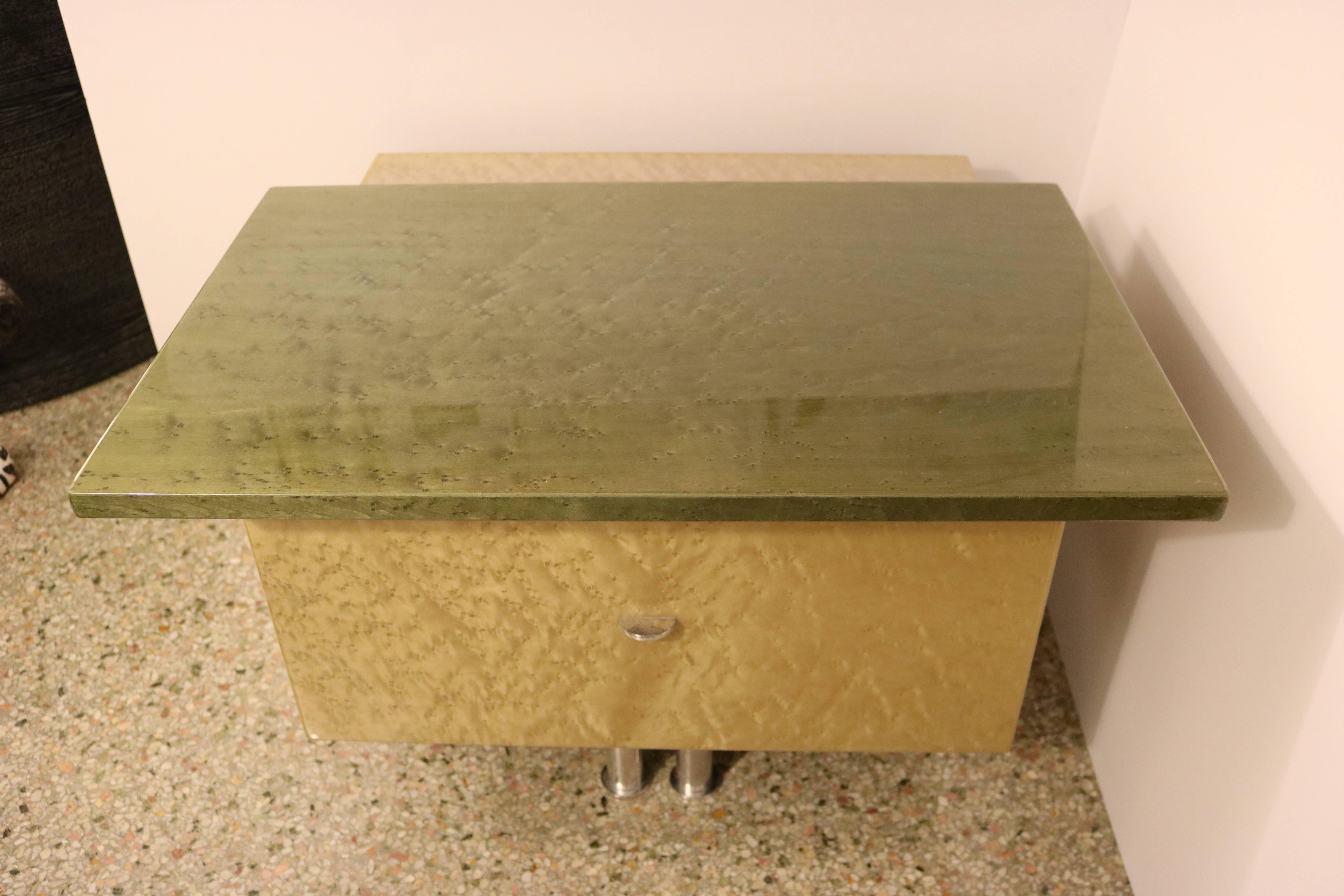 20th Century Pair of Nightstands by Saporiti in Birdseye  For Sale