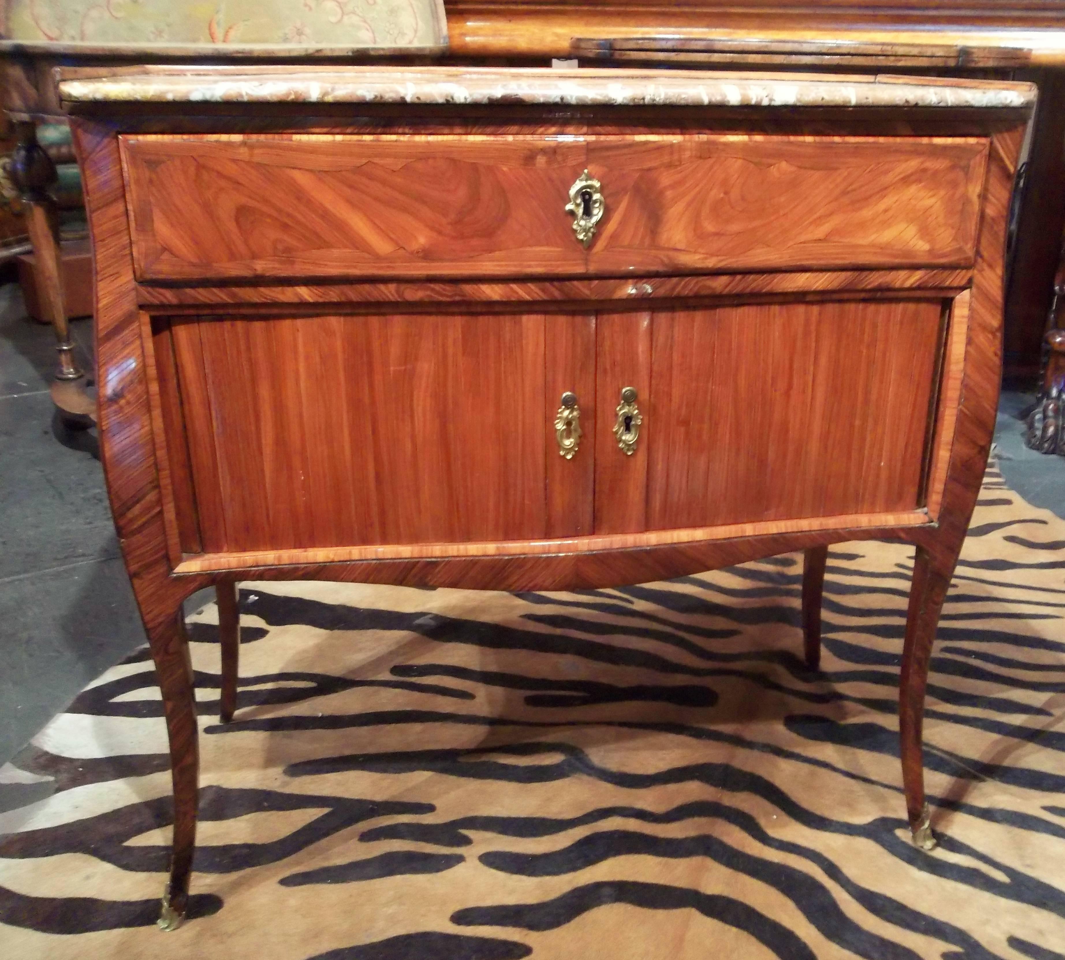 Louis XV  Transitional Style Kingwood / Tulipwood Petit Commode Side Table In Excellent Condition In Nashville, TN