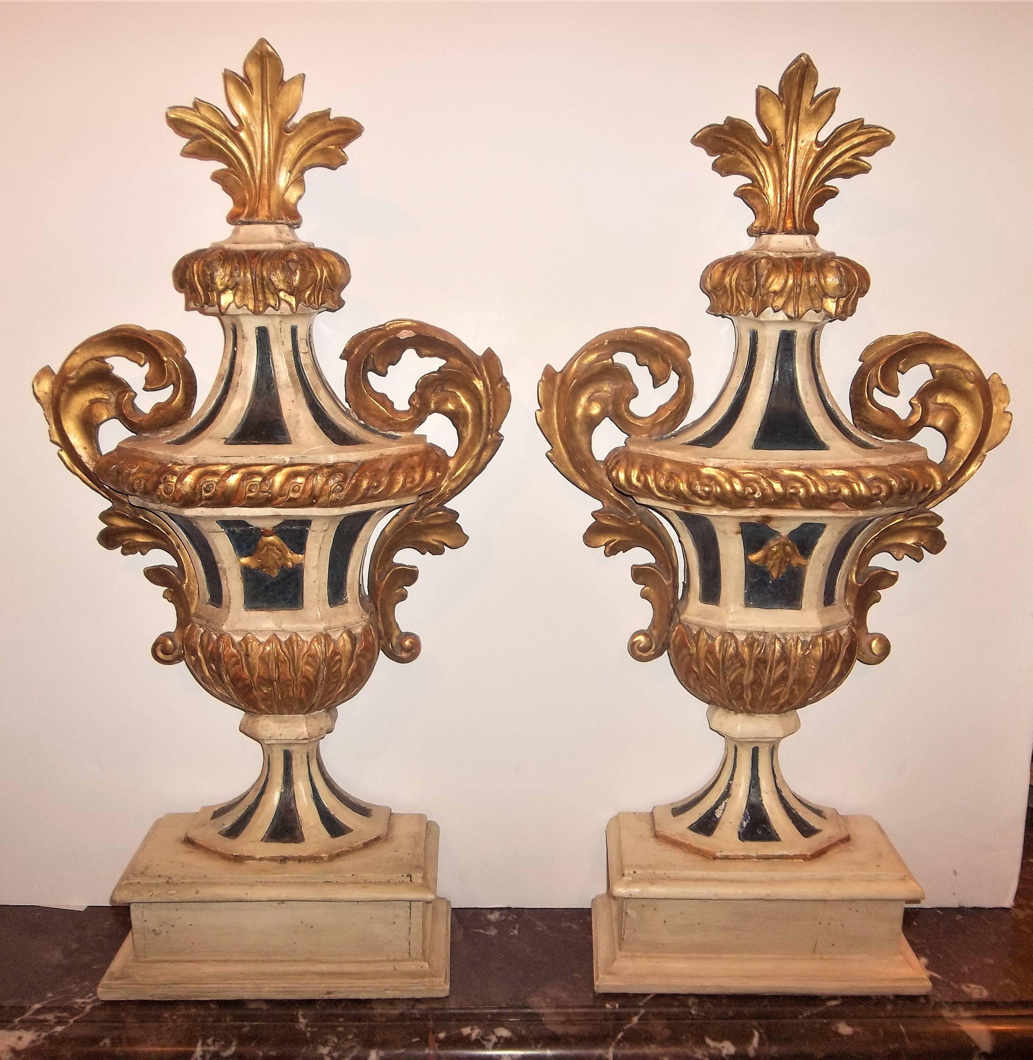 Tall and Large Carved  Pair of Painted and Giltwood Italian Urns or Appliques 3