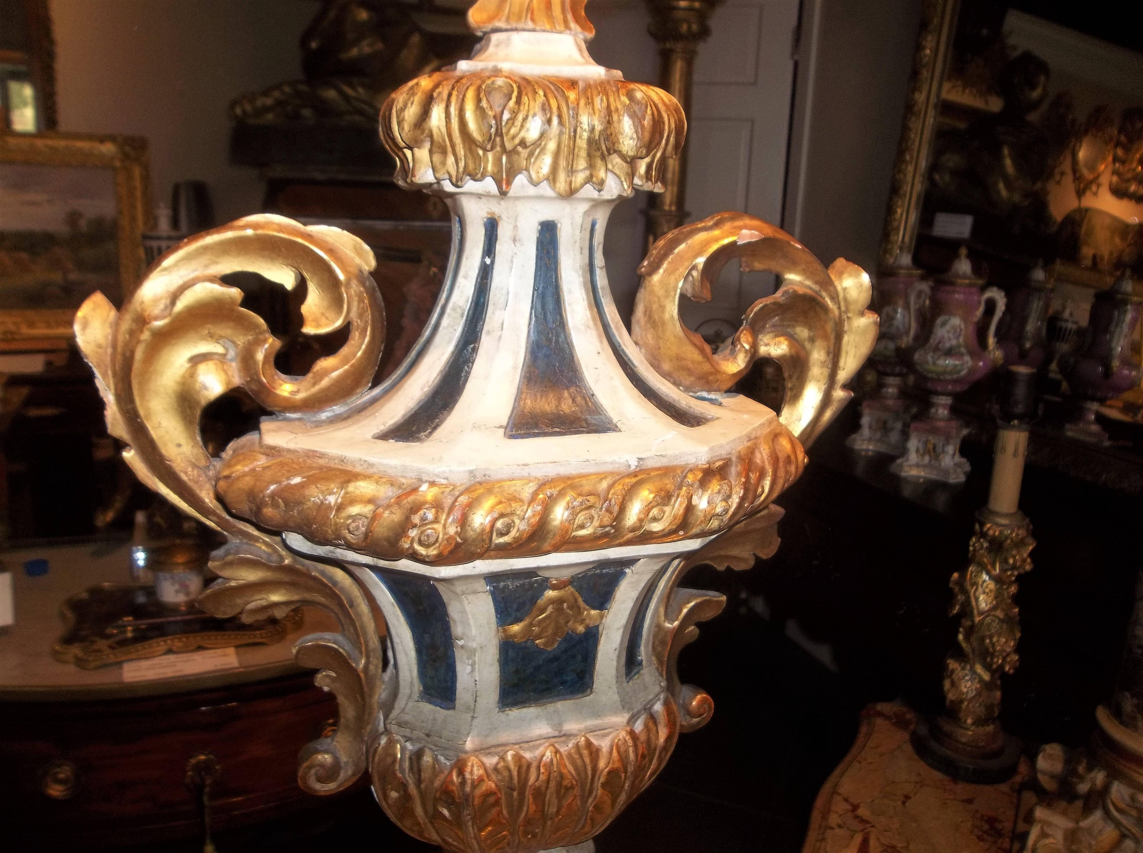 19th Century Tall and Large Carved  Pair of Painted and Giltwood Italian Urns or Appliques