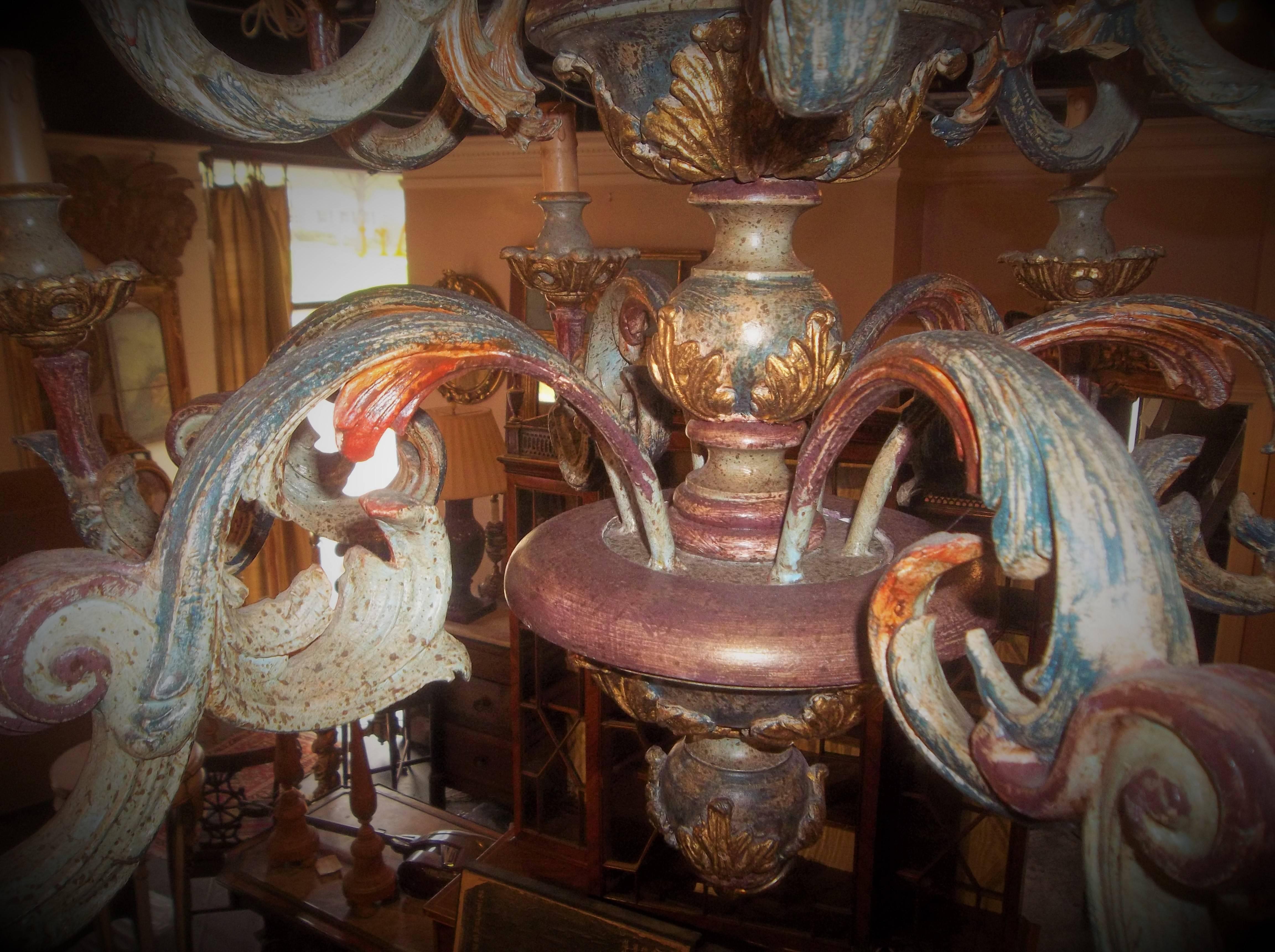 Carved Painted Venetian Rococo Style Chandelier with Gilt Highlights In Good Condition In Nashville, TN