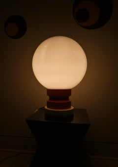 Lampe de table en verre opalin et bois, Italie, années 70