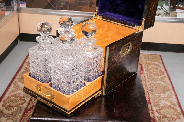 Antique English 1840 Coromandel Bar and Decanter Set In Excellent Condition In Stamford, CT
