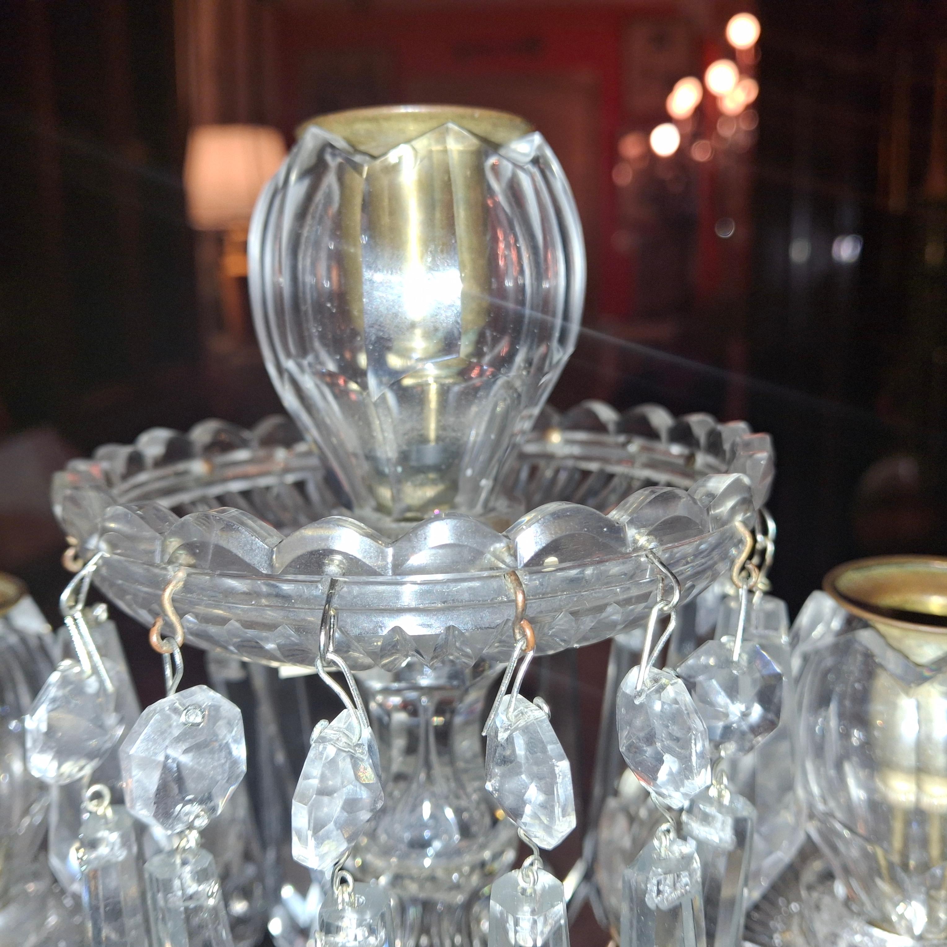 Candelabro tulipán de cristal tallado francés del s. XIX atribuido a Baccarat en venta 1