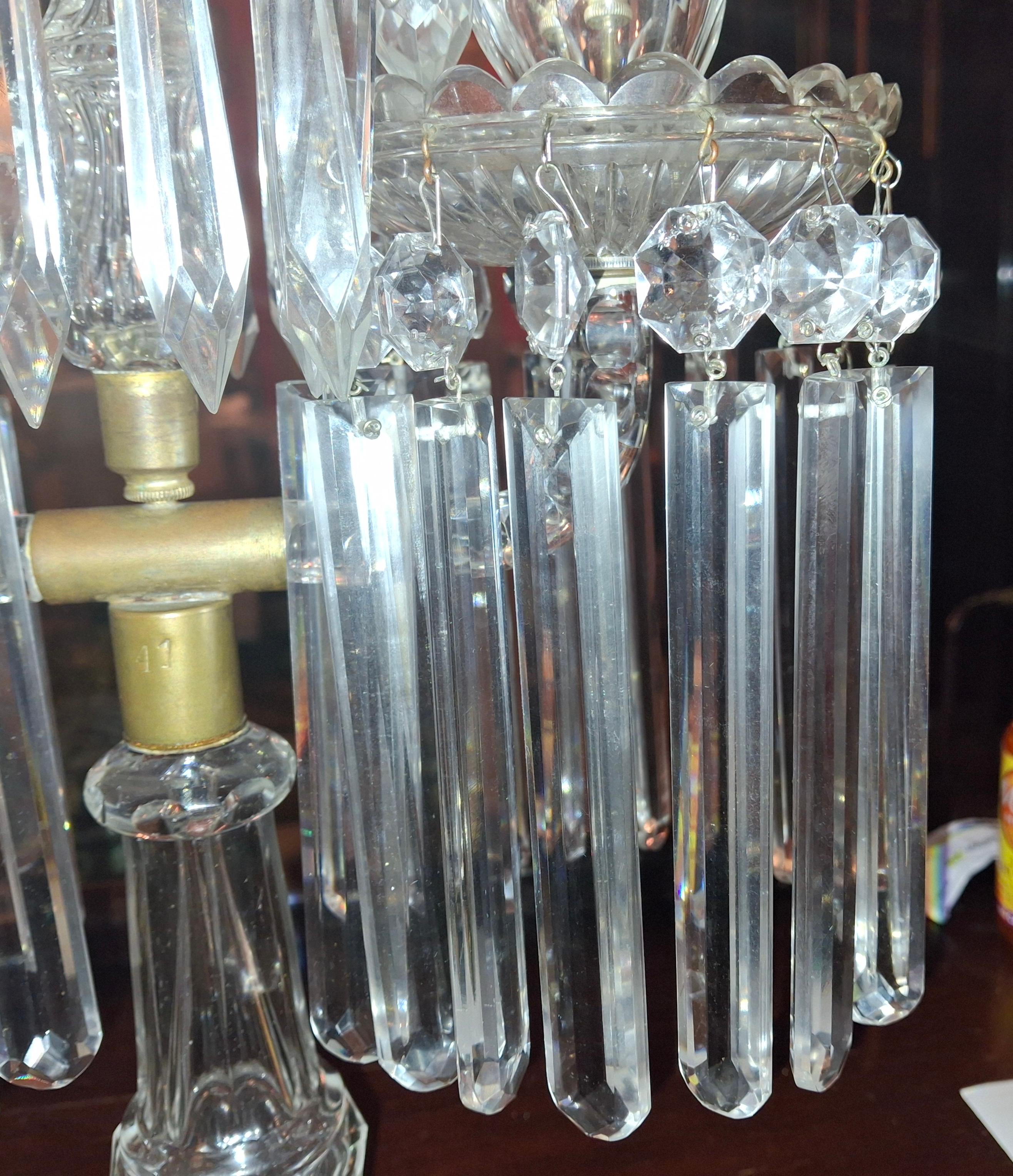 Candelabro tulipán de cristal tallado francés del s. XIX atribuido a Baccarat en venta 4
