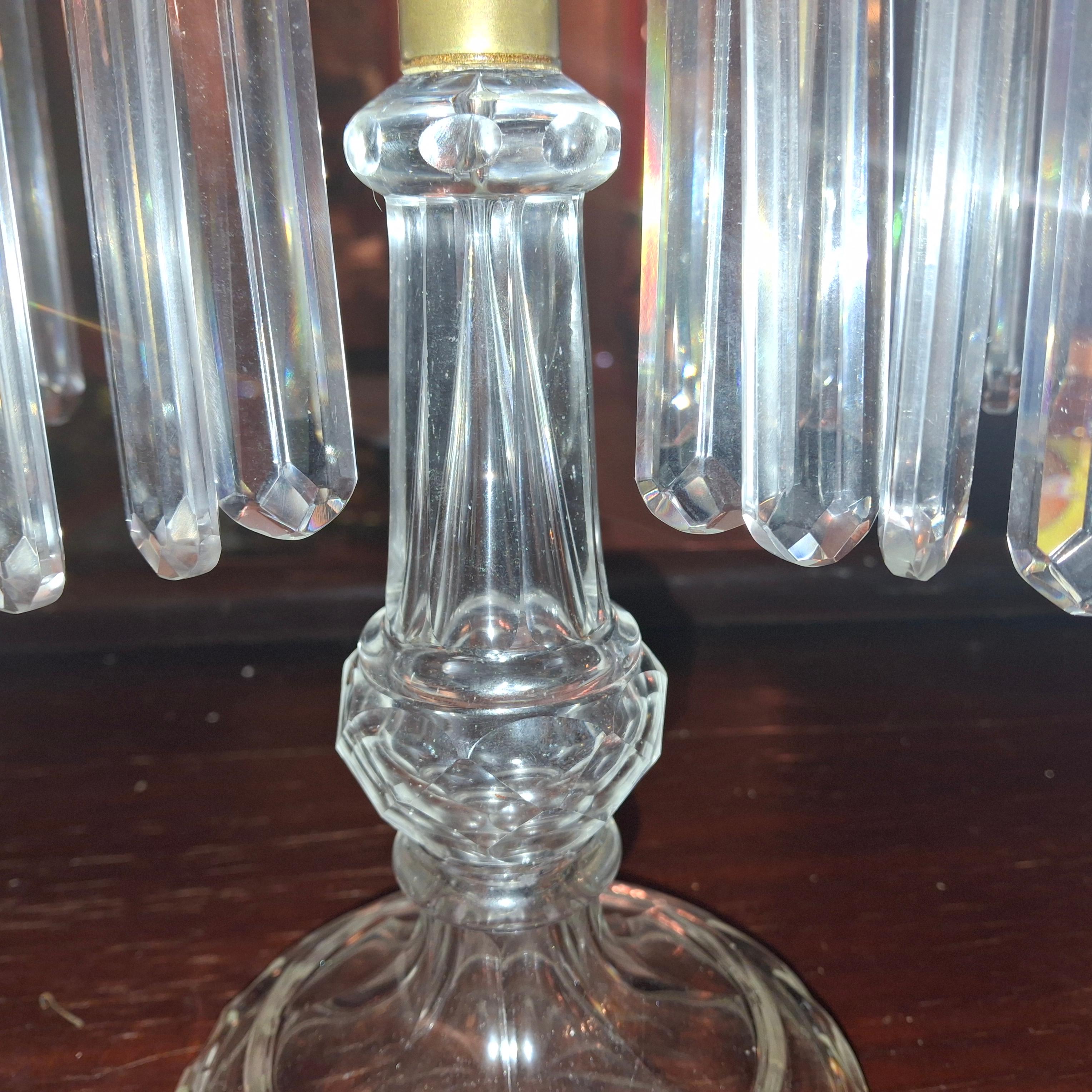 Candelabro tulipán de cristal tallado francés del s. XIX atribuido a Baccarat en venta 7