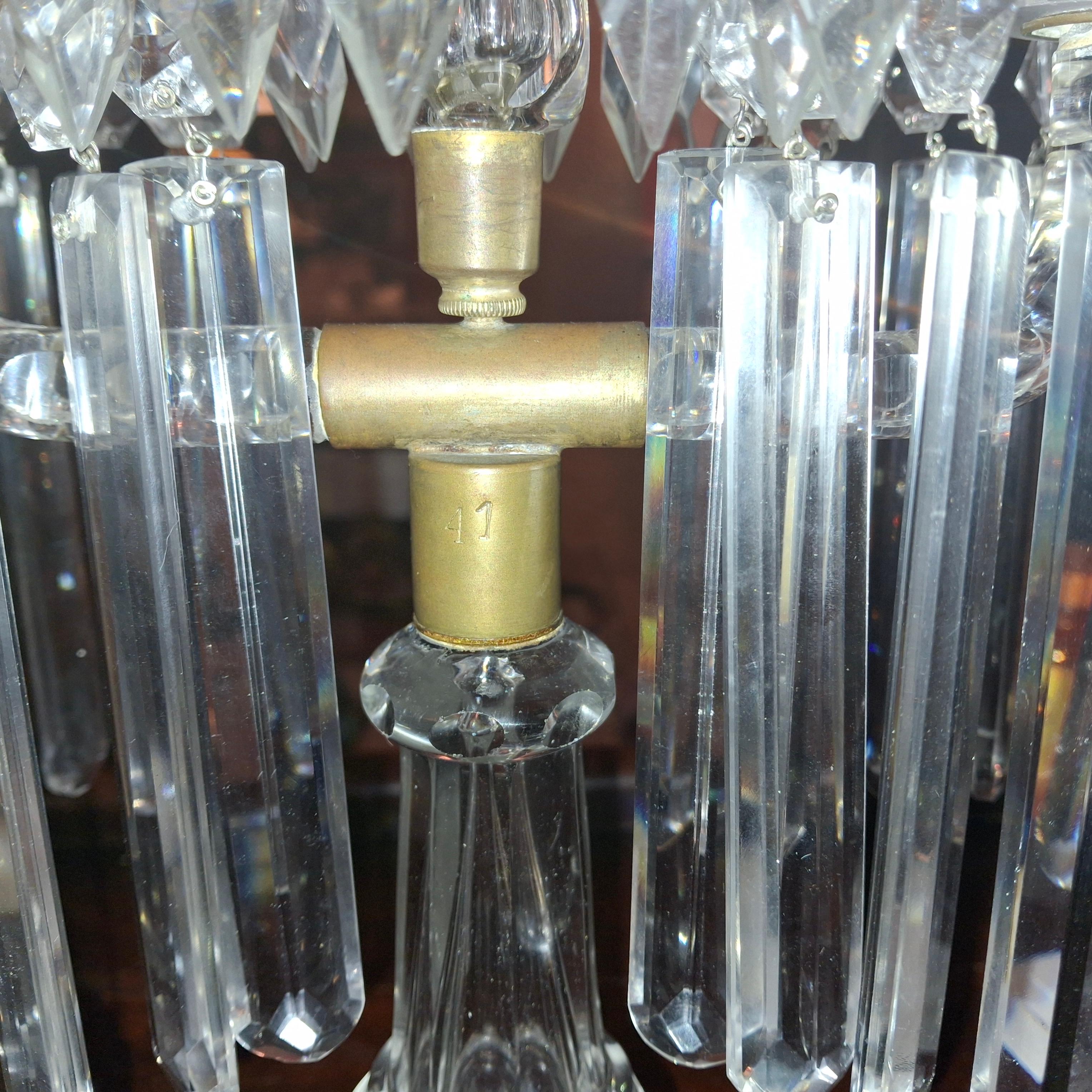 Candelabro tulipán de cristal tallado francés del s. XIX atribuido a Baccarat en venta 8