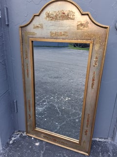 Specchio da parete figurativo in legno dorato e argentato in stile Chinoiserie Hollywood Regency degli anni '40