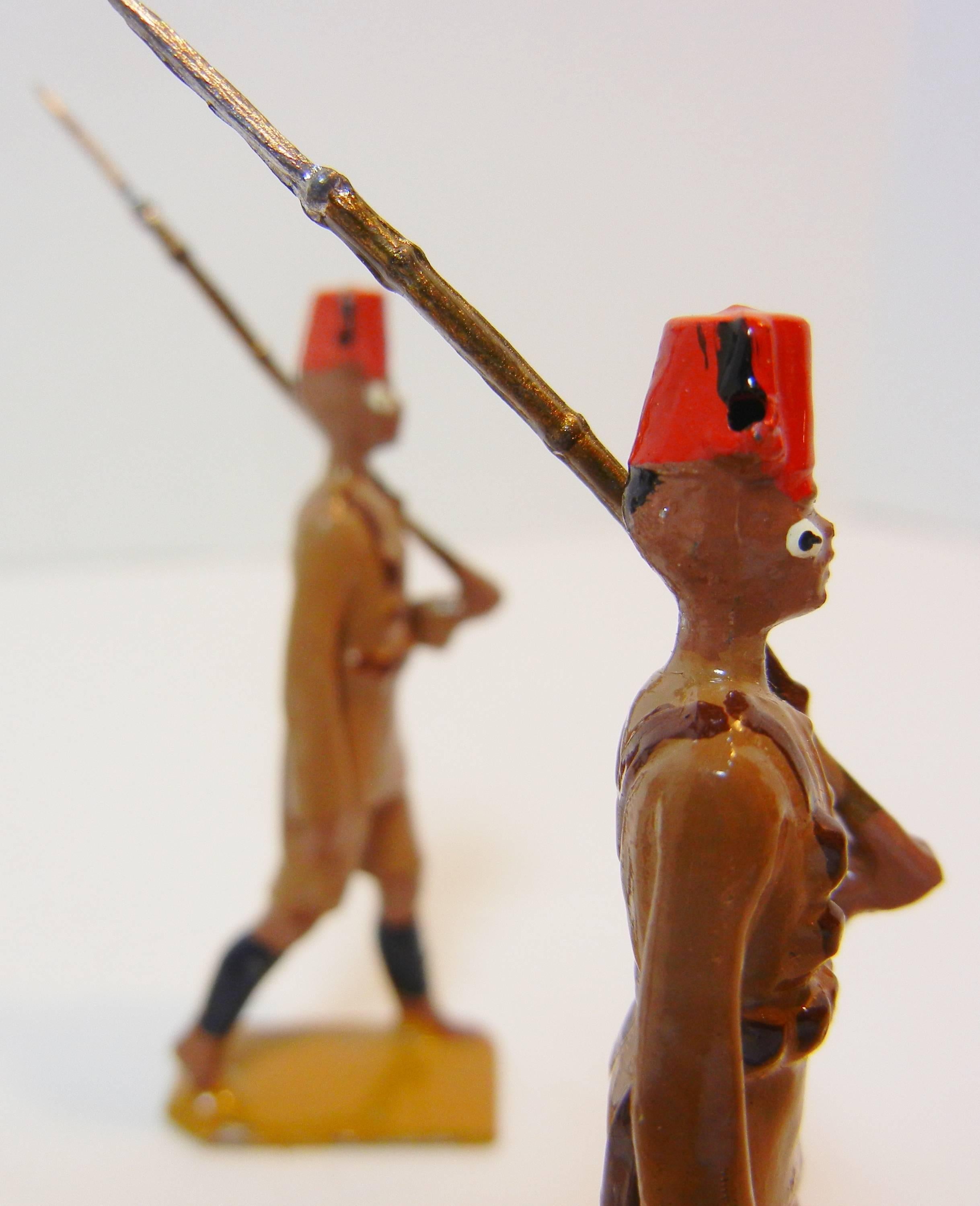 King's African Rifles, Vintage Toy Soldiers by W. Britain Ltd In Good Condition In Quechee, VT