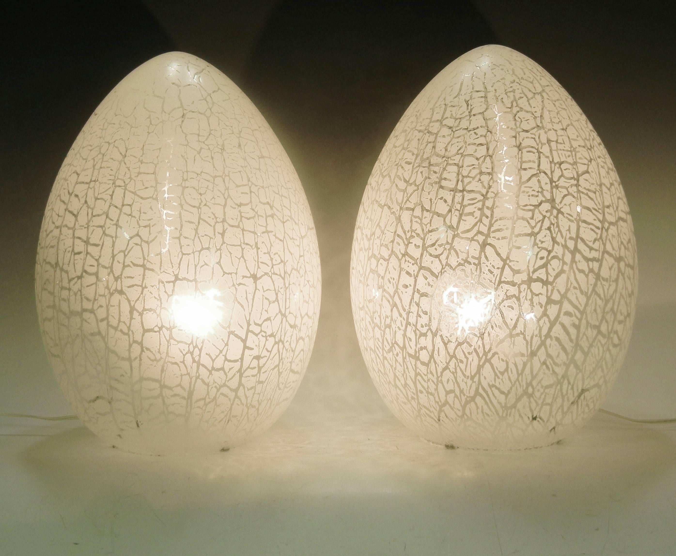 Pair of Large Murano Glass Table Lamps in Rare Lacy Pattern, circa 1970 For Sale 2