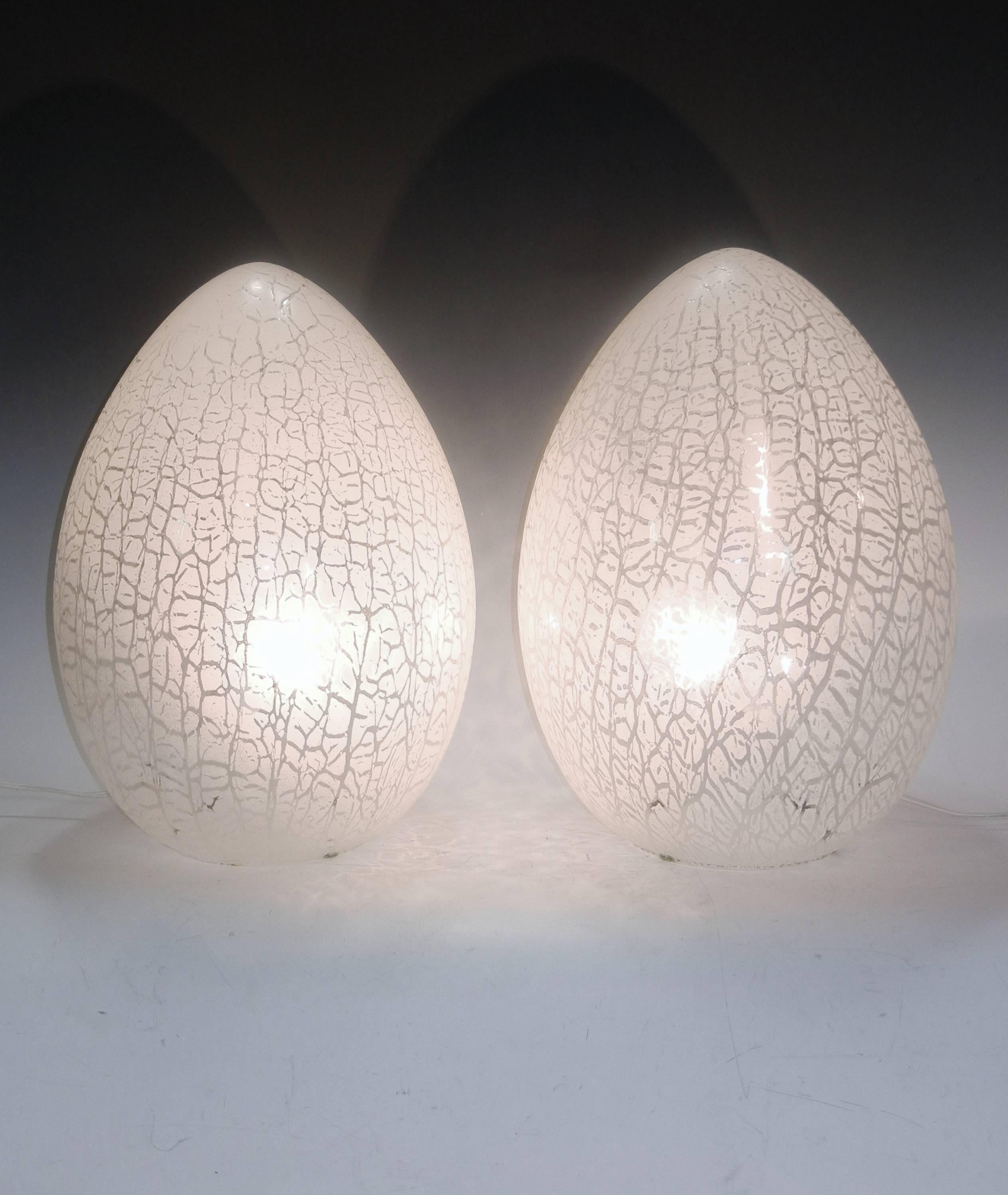 Pair of Large Murano Glass Table Lamps in Rare Lacy Pattern, circa 1970 For Sale 3