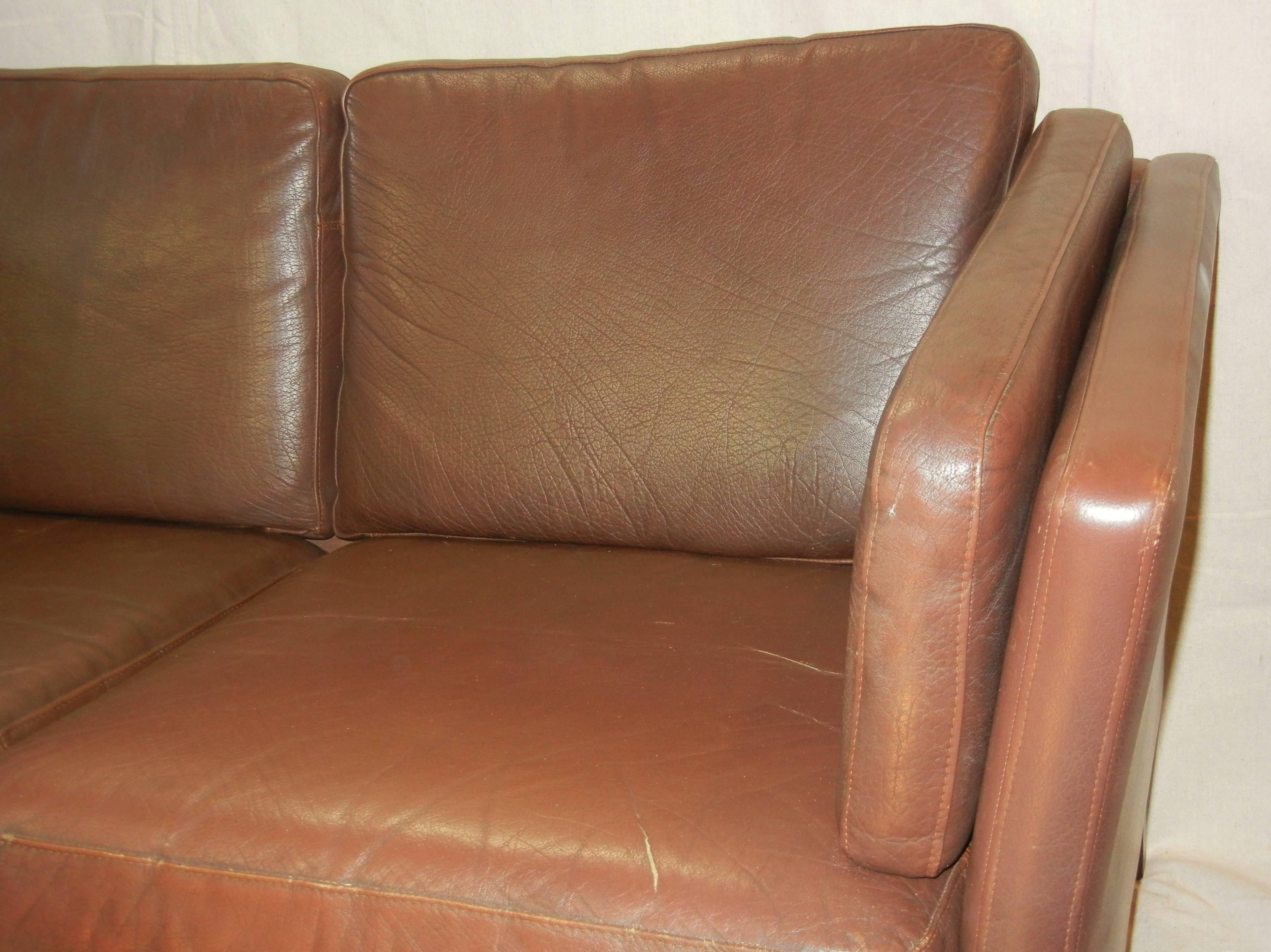 Two-Seat Leather Sofa in Danish Modern Børge Mogensen Style, 1970s In Good Condition In Quechee, VT