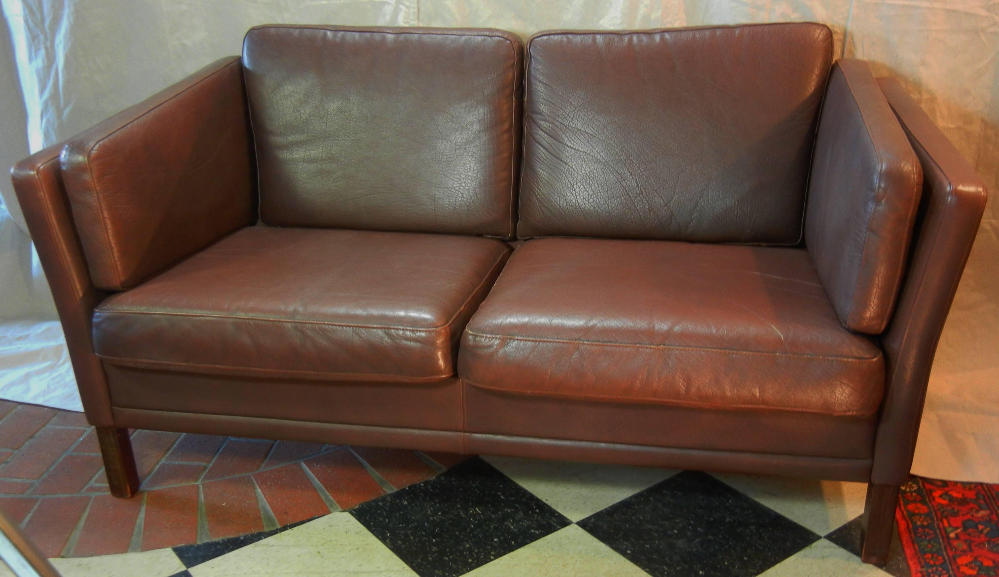 Two-Seat Leather Sofa in Danish Modern Børge Mogensen Style, 1970s 4