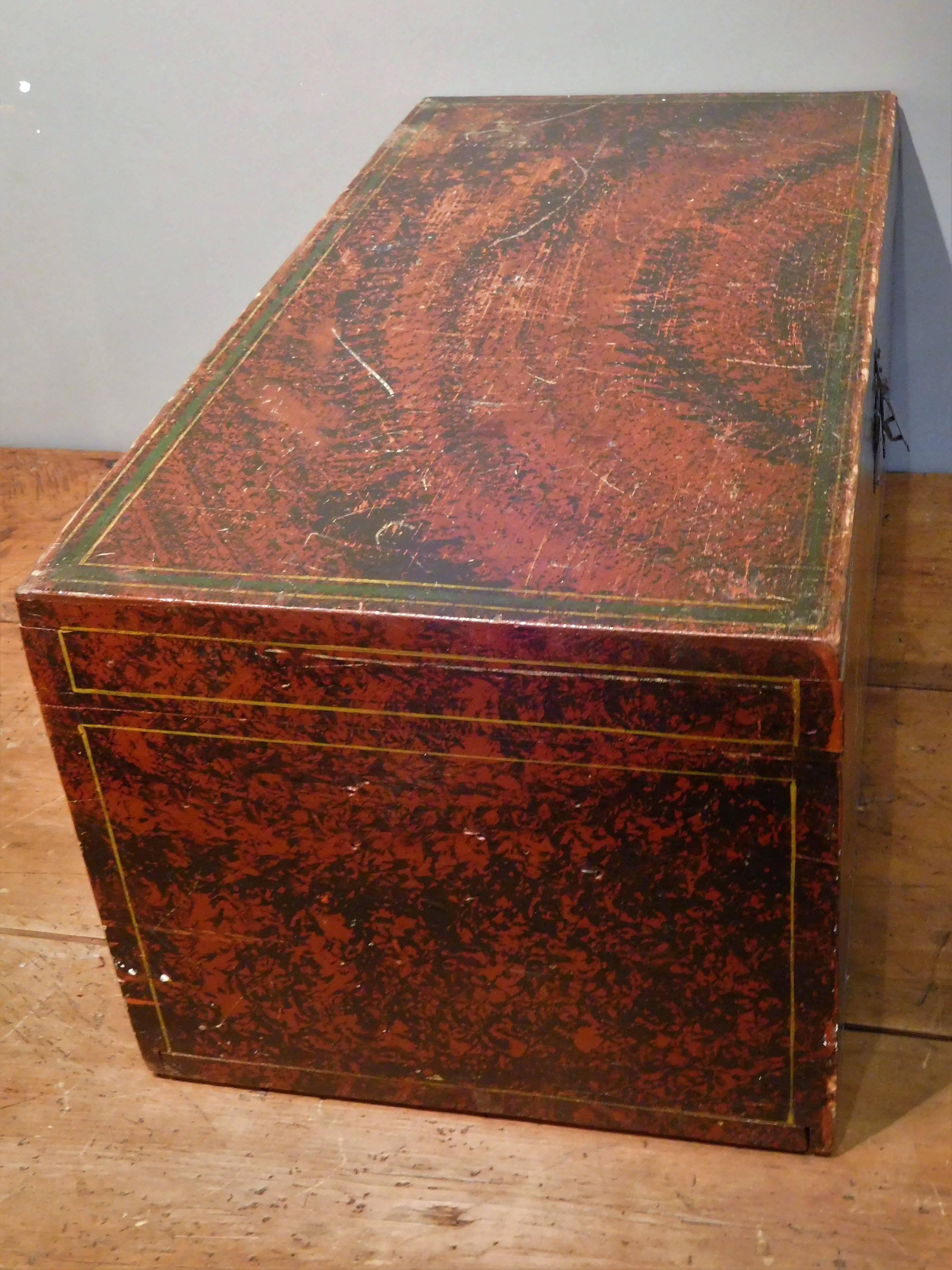 Decorated Storage or Document Box, New England Folk Art, Mid-19th Century In Good Condition For Sale In Quechee, VT