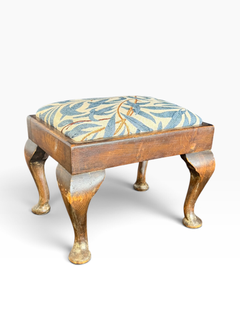 Antiker Fußhocker im Queen-Anne-Stil, Polsterung von William Morriss, Cabriole-Beine