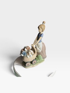 Original Lladro "Litter of Fun" porcelain figurine Model No. 5364