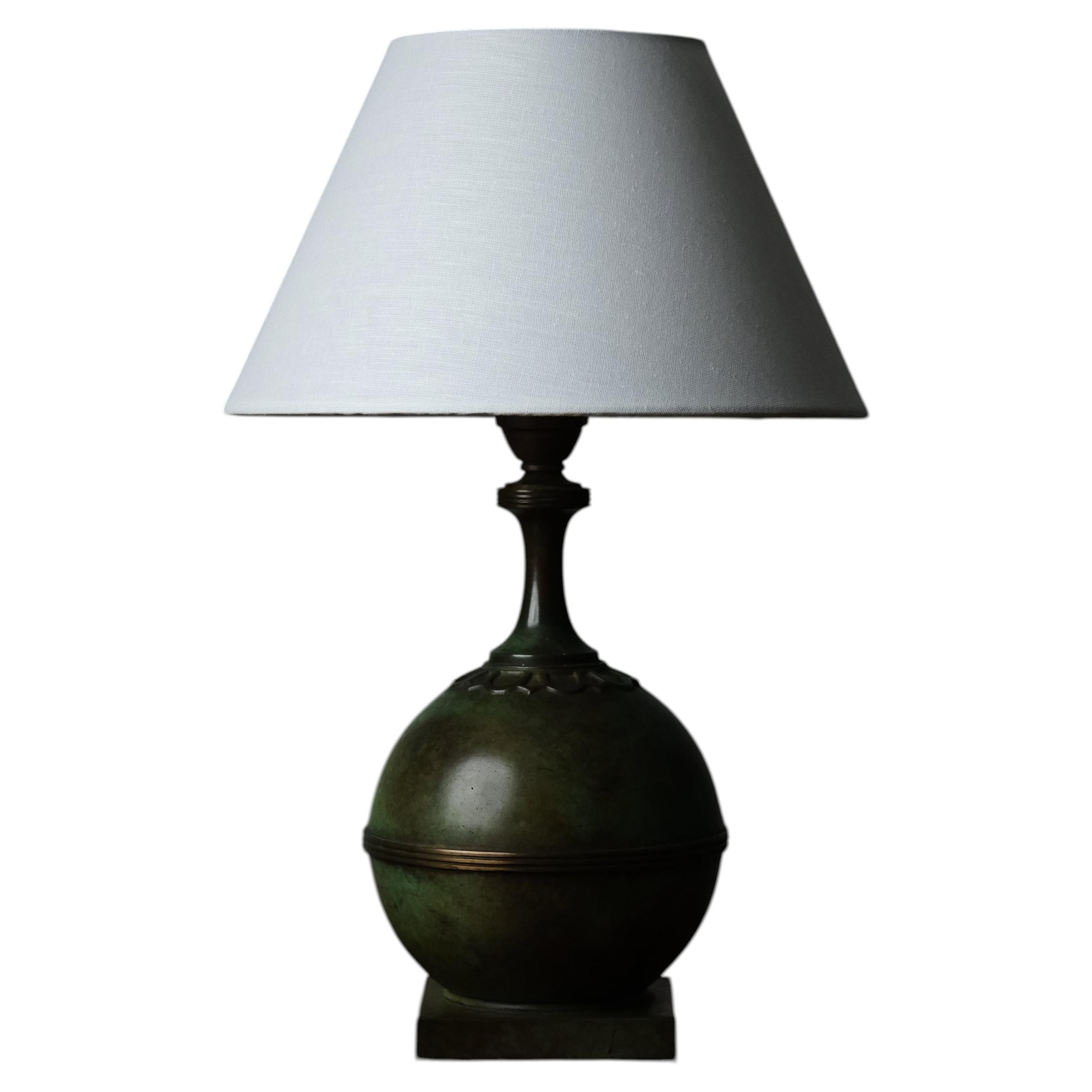 Lampe de table modèle 56 de GAB, en bronze patiné, Suède, années 1930 en vente