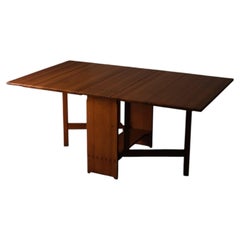 Mesa grande con alas abatibles «Härjedalen» de Carl Malmsten, Suecia, década de 1950