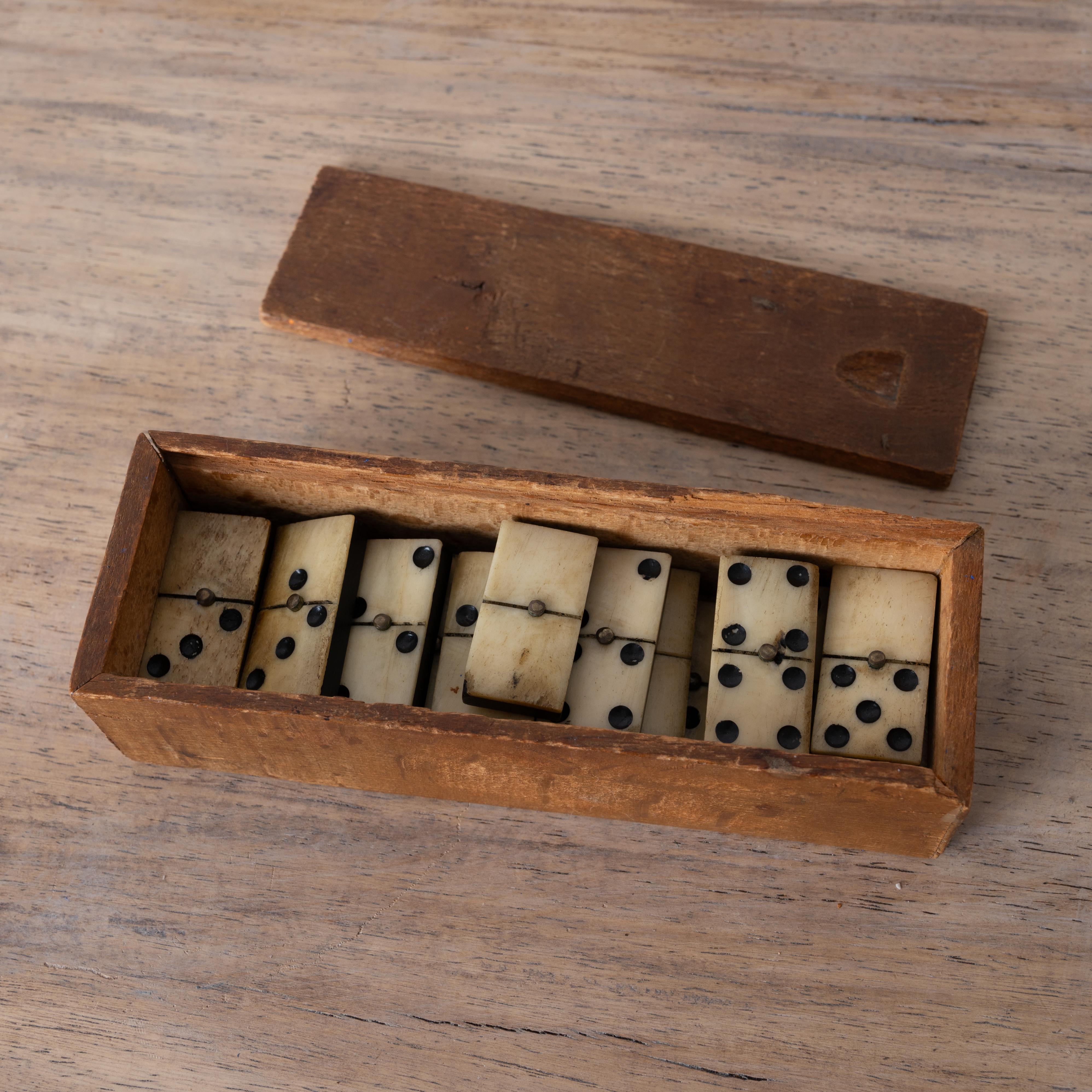 Osso Domino inglese in osso ed ebano, 1900 ca. in vendita