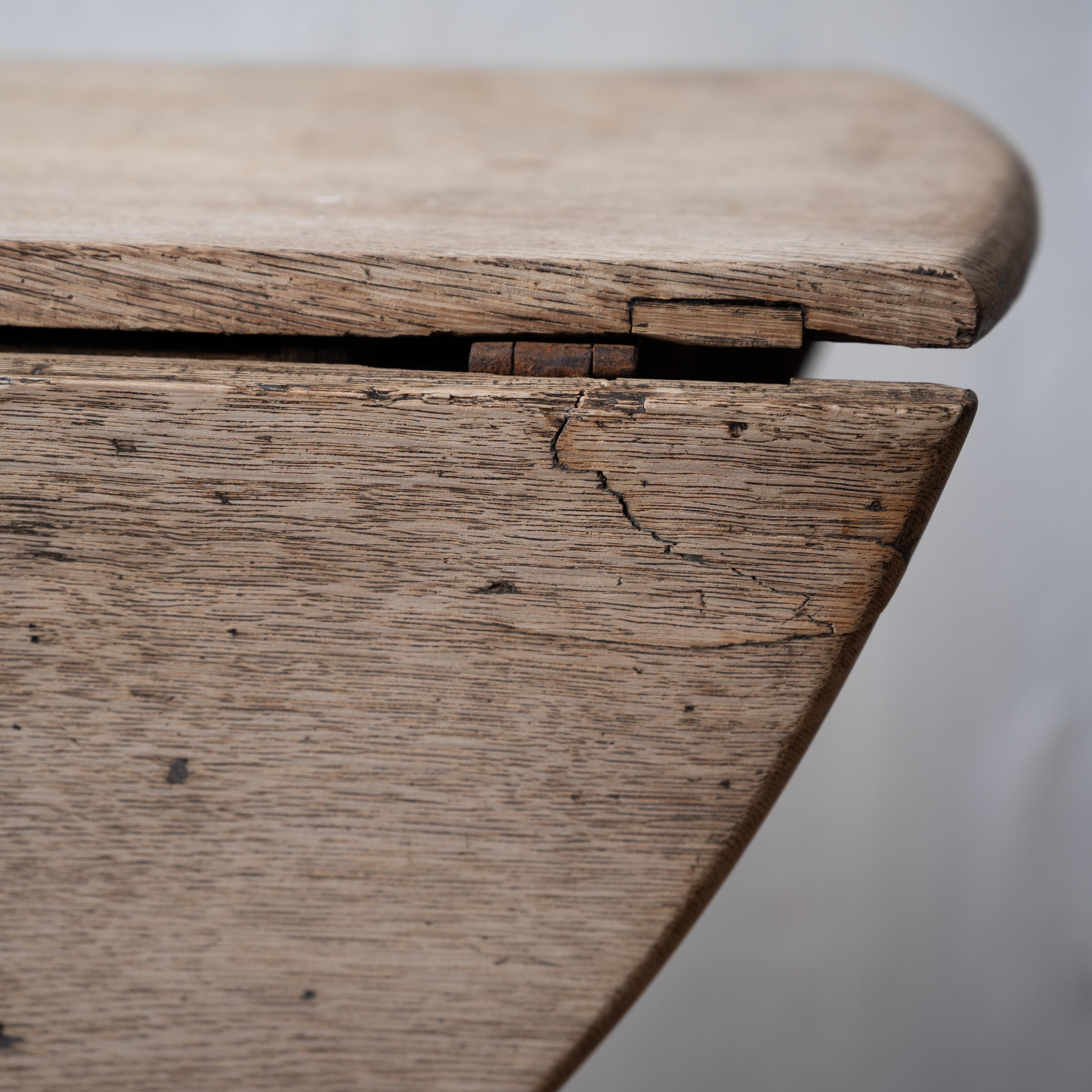 Georgian Bleached Oak Drop Leaf Table For Sale 7