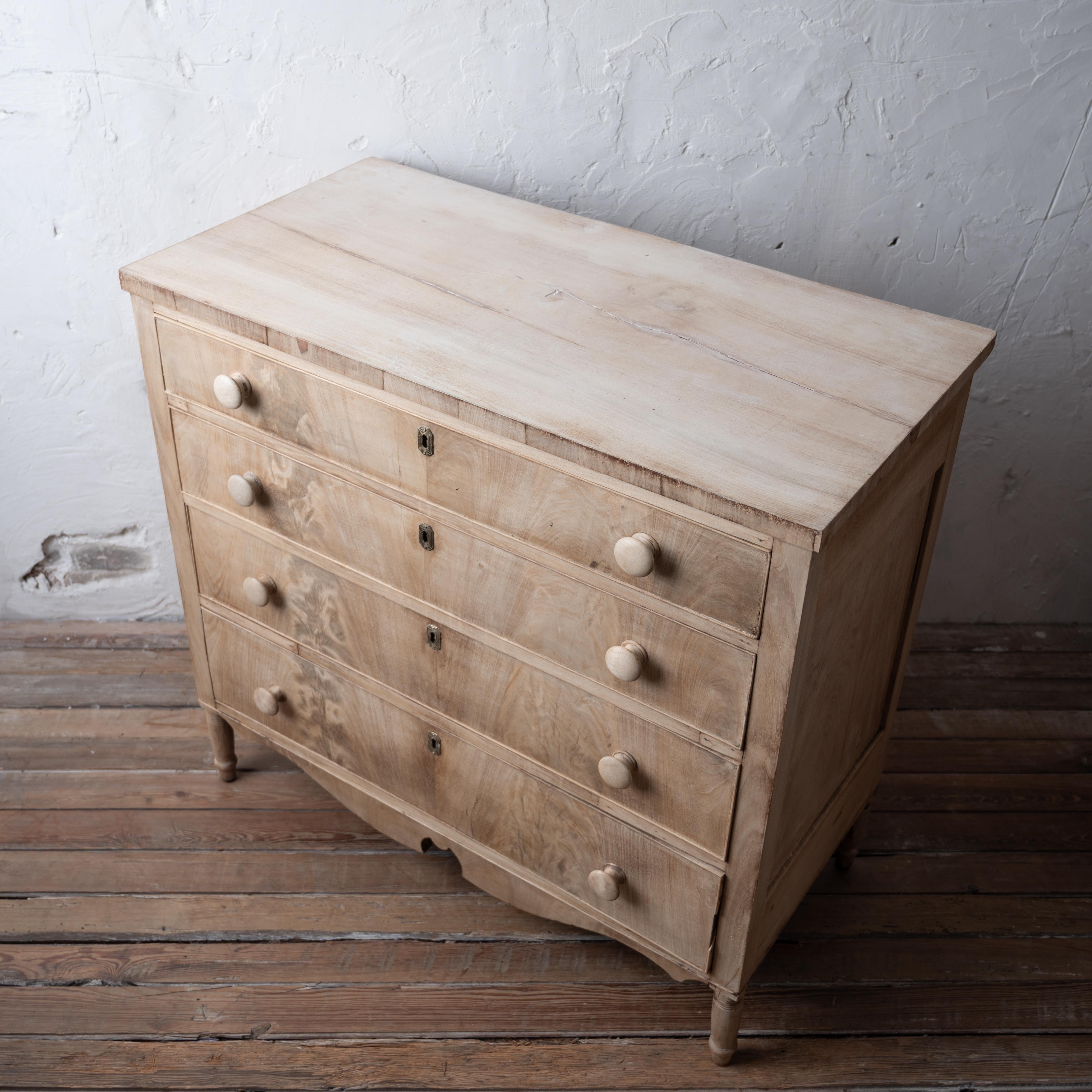 Bleached Sheraton Chest of Drawers, c.1810 For Sale 4
