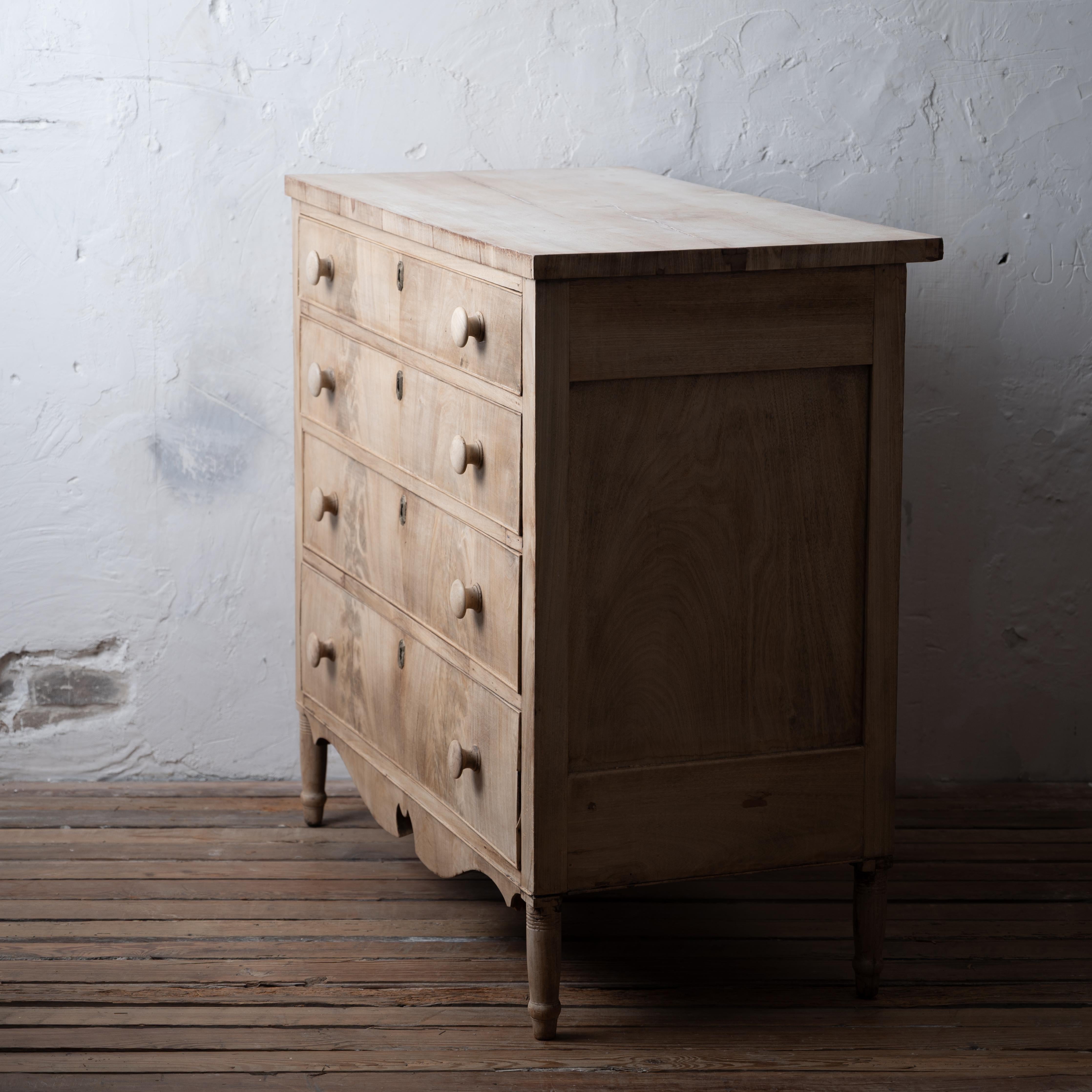 Bleached Sheraton Chest of Drawers, c.1810 For Sale 6