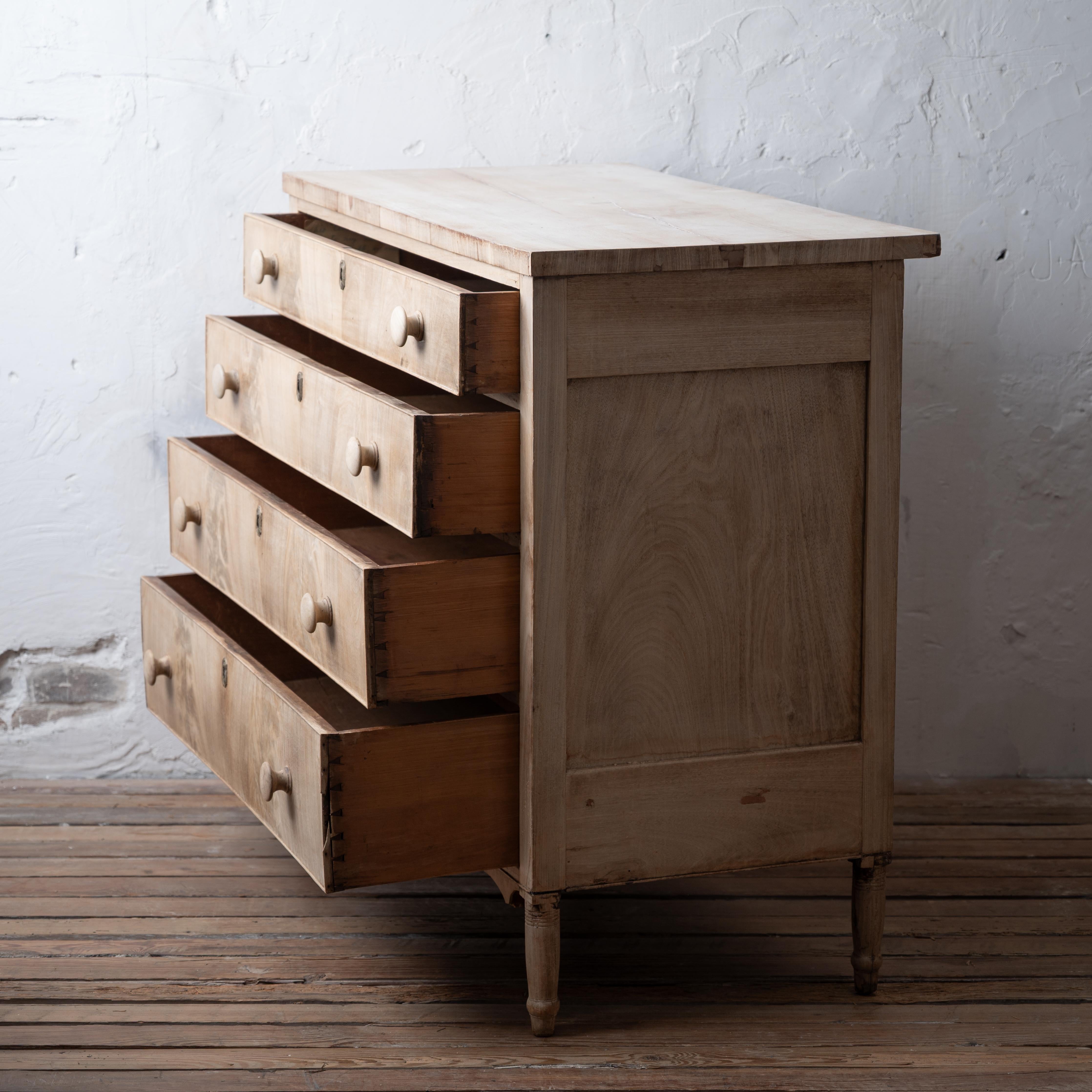 Bleached Sheraton Chest of Drawers, c.1810 For Sale 7