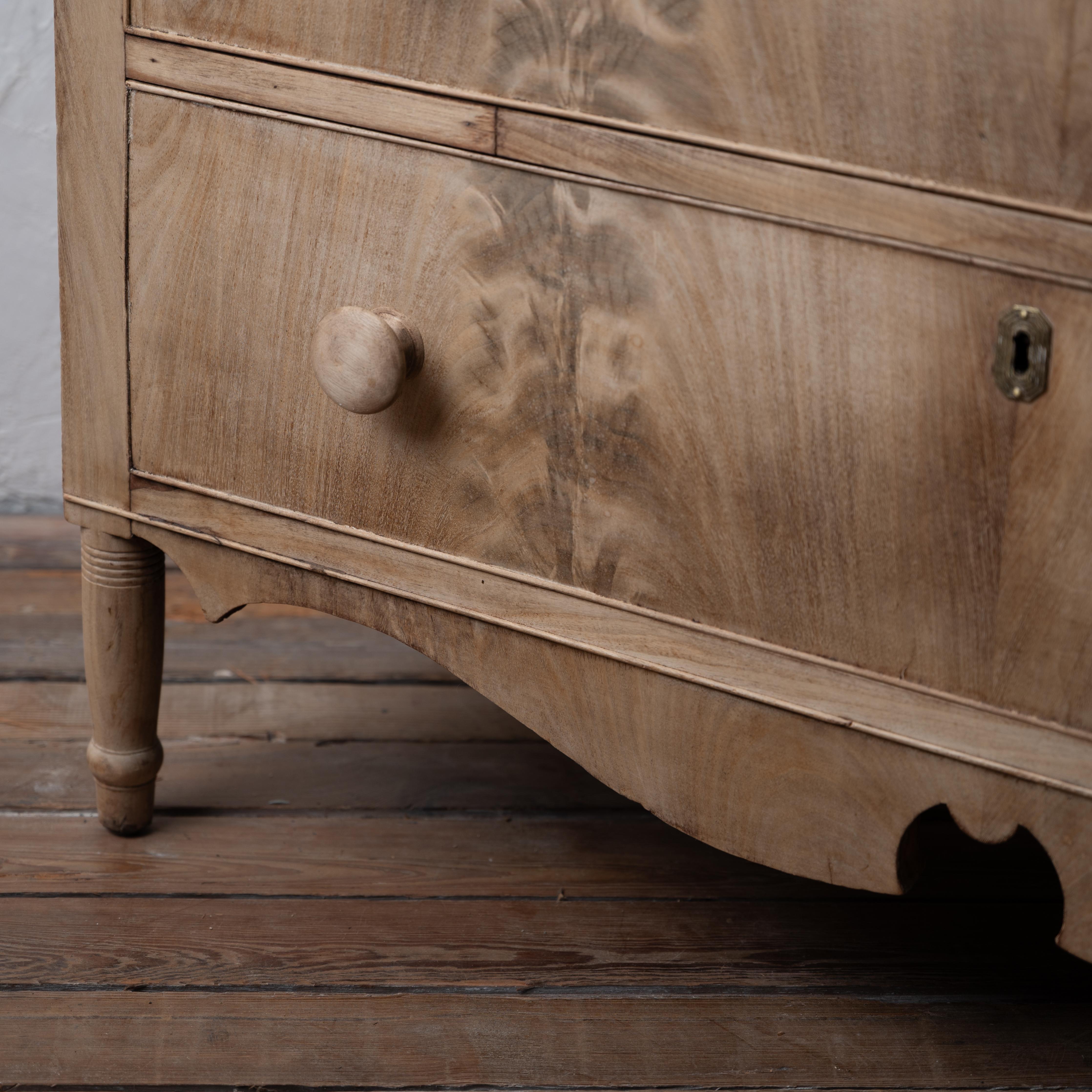 Bleached Sheraton Chest of Drawers, c.1810 For Sale 5