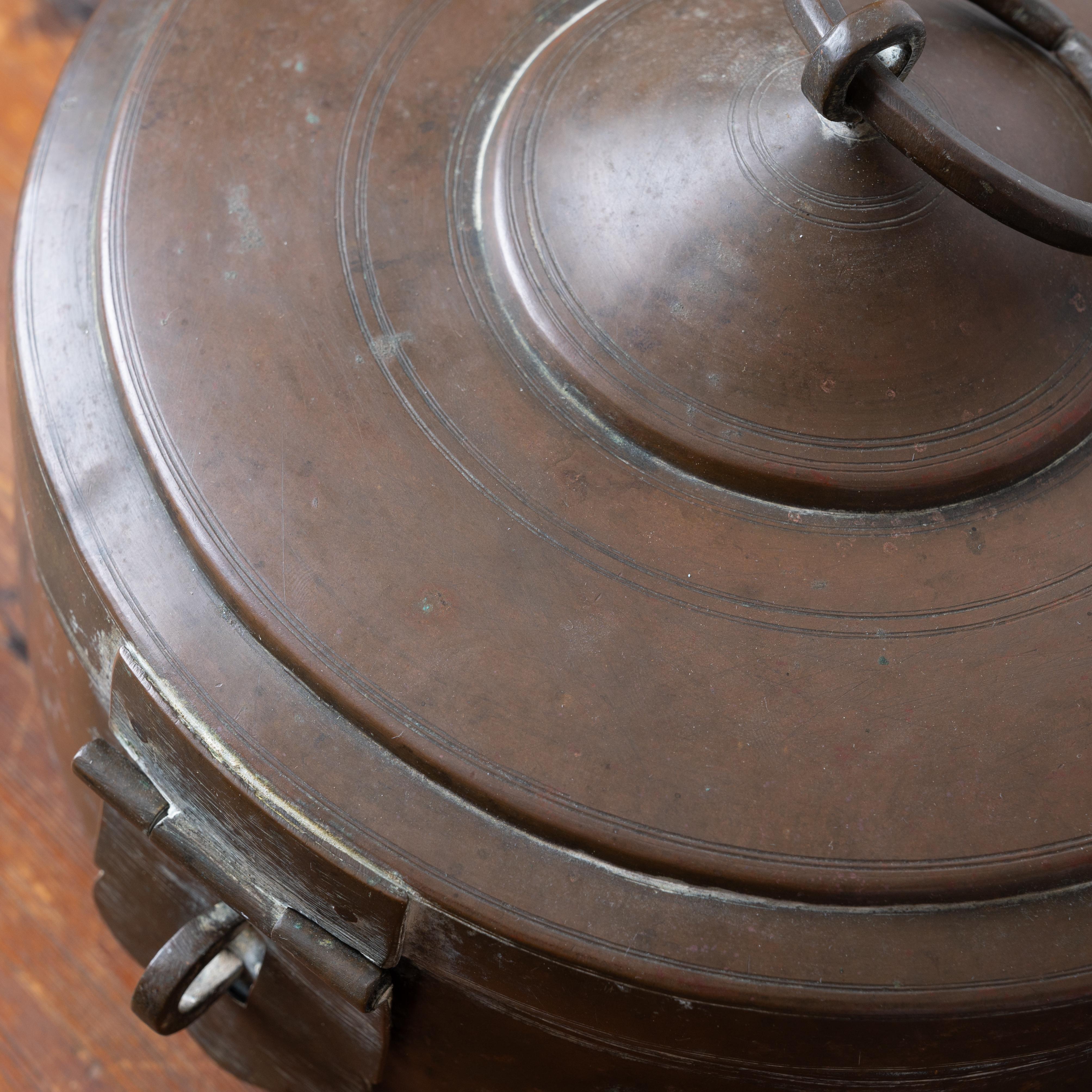Indische Pandan-Box aus Messing, 19. Jahrhundert im Zustand „Gut“ im Angebot in Savannah, GA