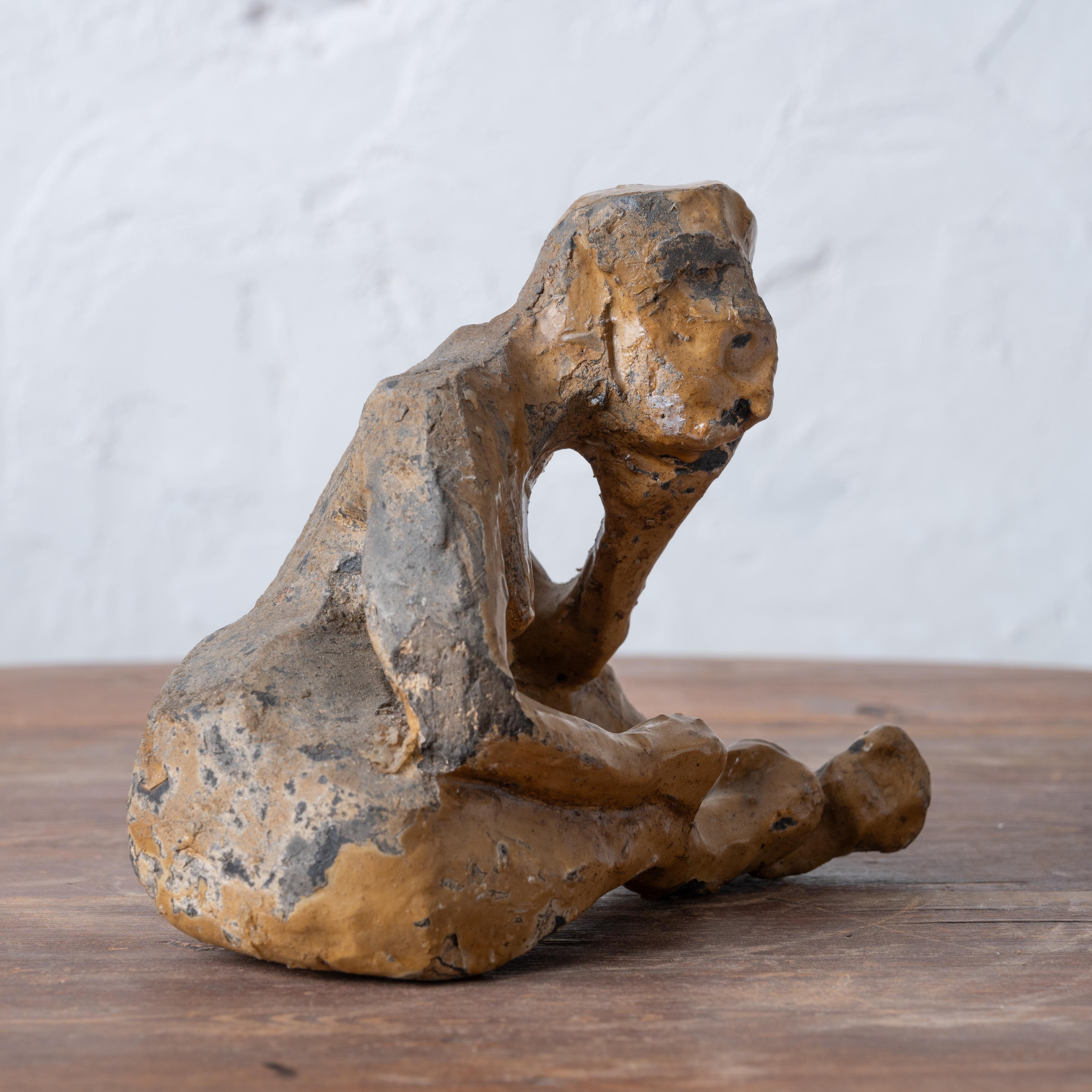 Cotto Scultura figurativa astratta in terracotta francese in vendita