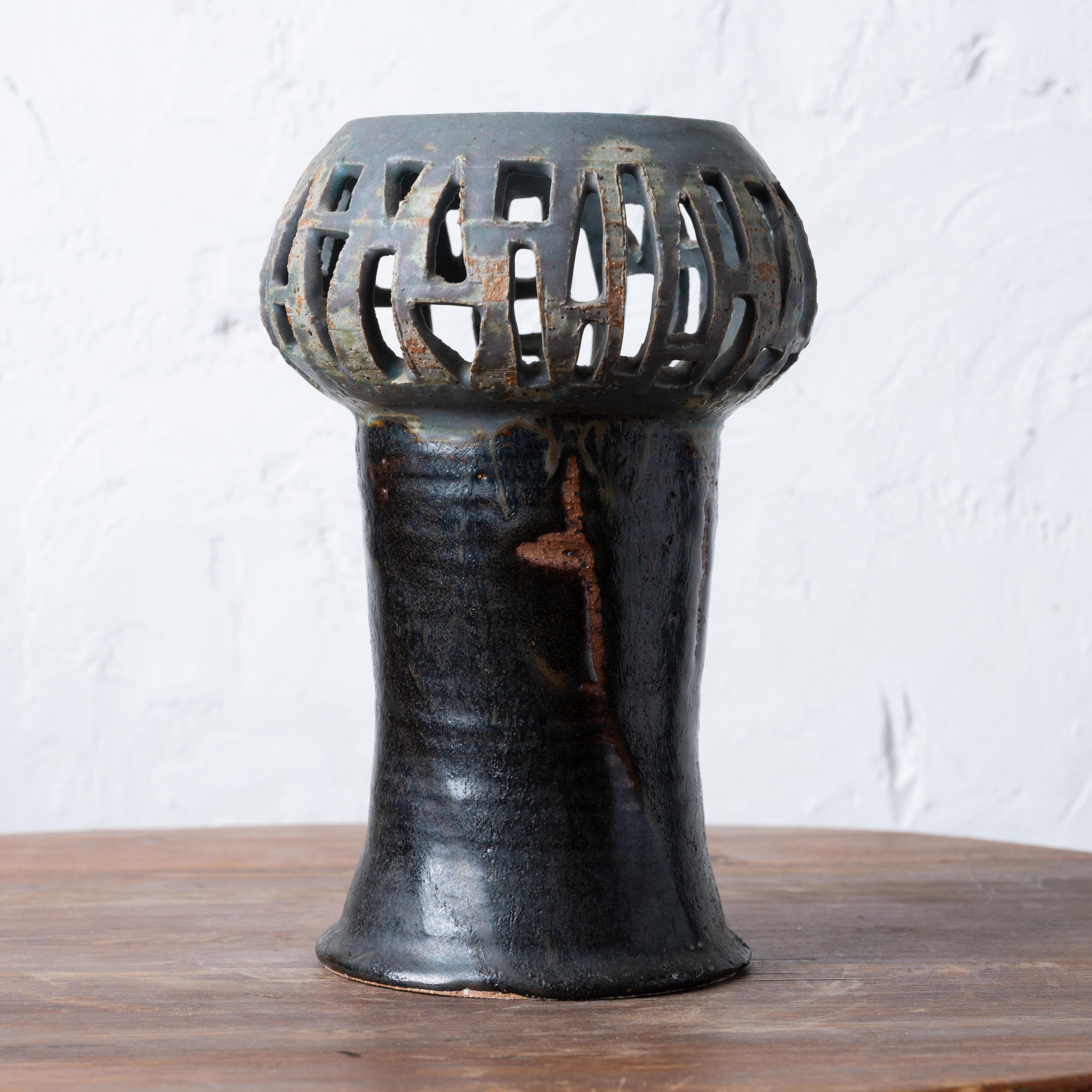 Ceramic Pottery Lantern attributed to Natzler, c.1950 In Good Condition For Sale In Savannah, GA