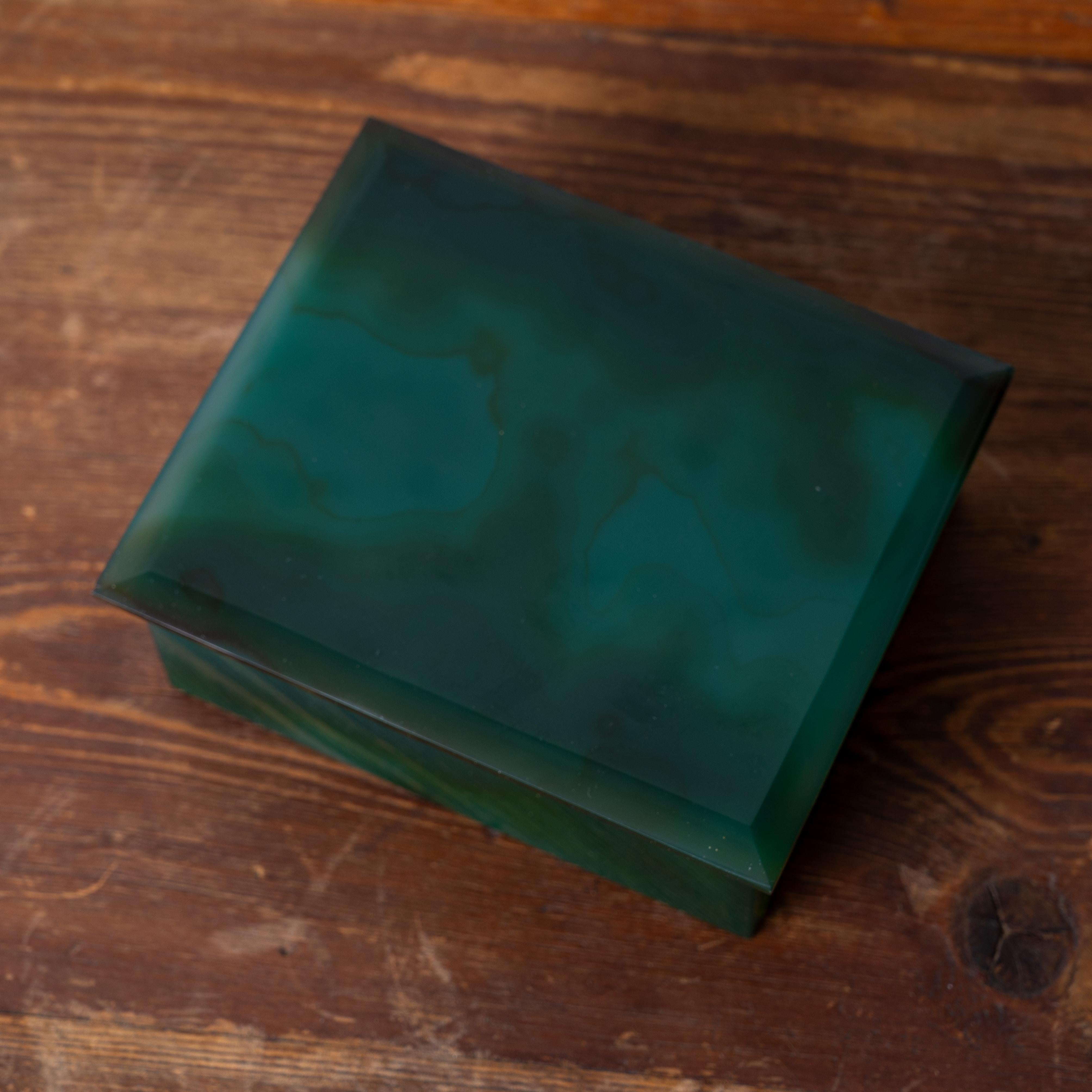 Green Opaline Glass Box For Sale 3