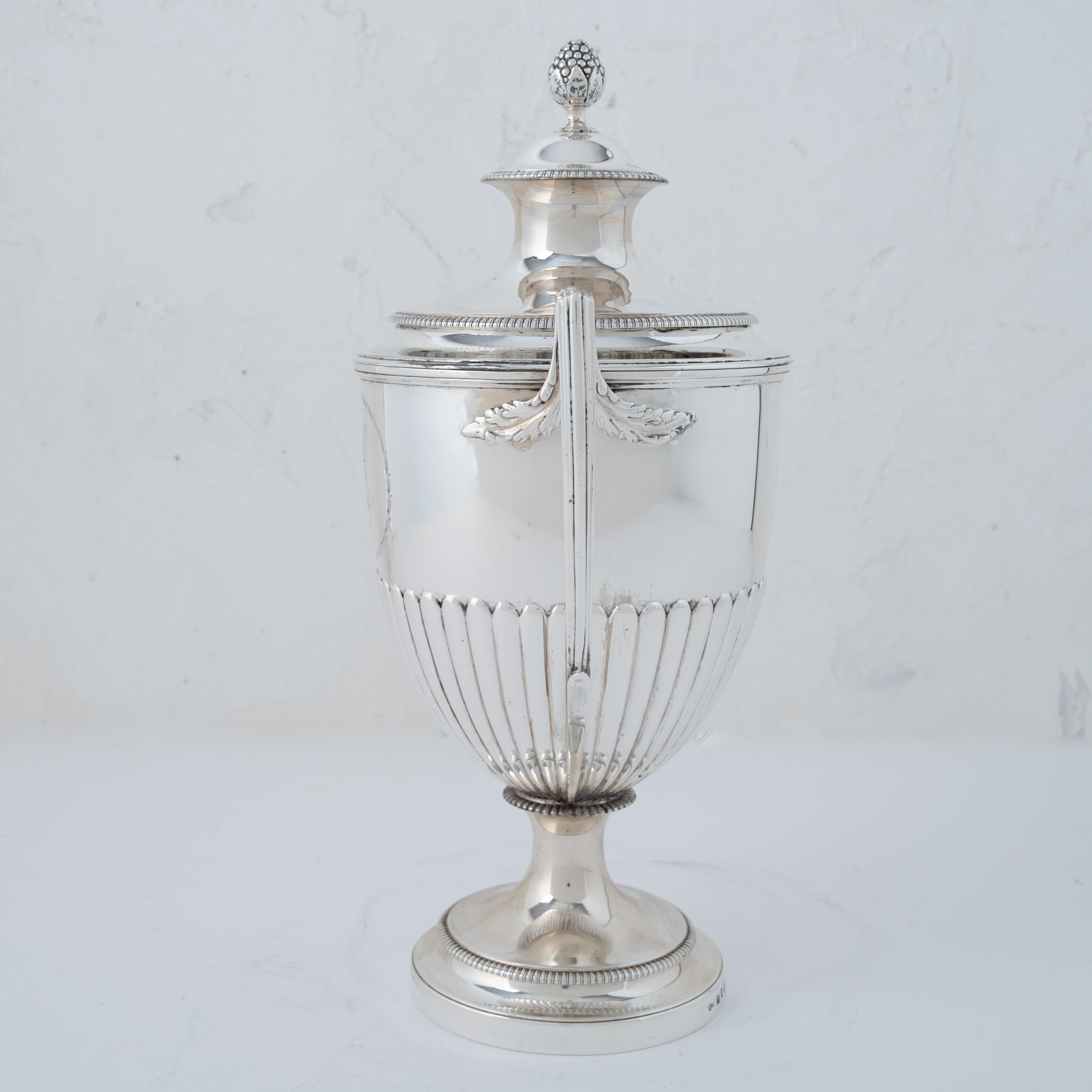 Coppa coperta in sterline di Giorgio III, William Frisbee, 1807 in vendita 1