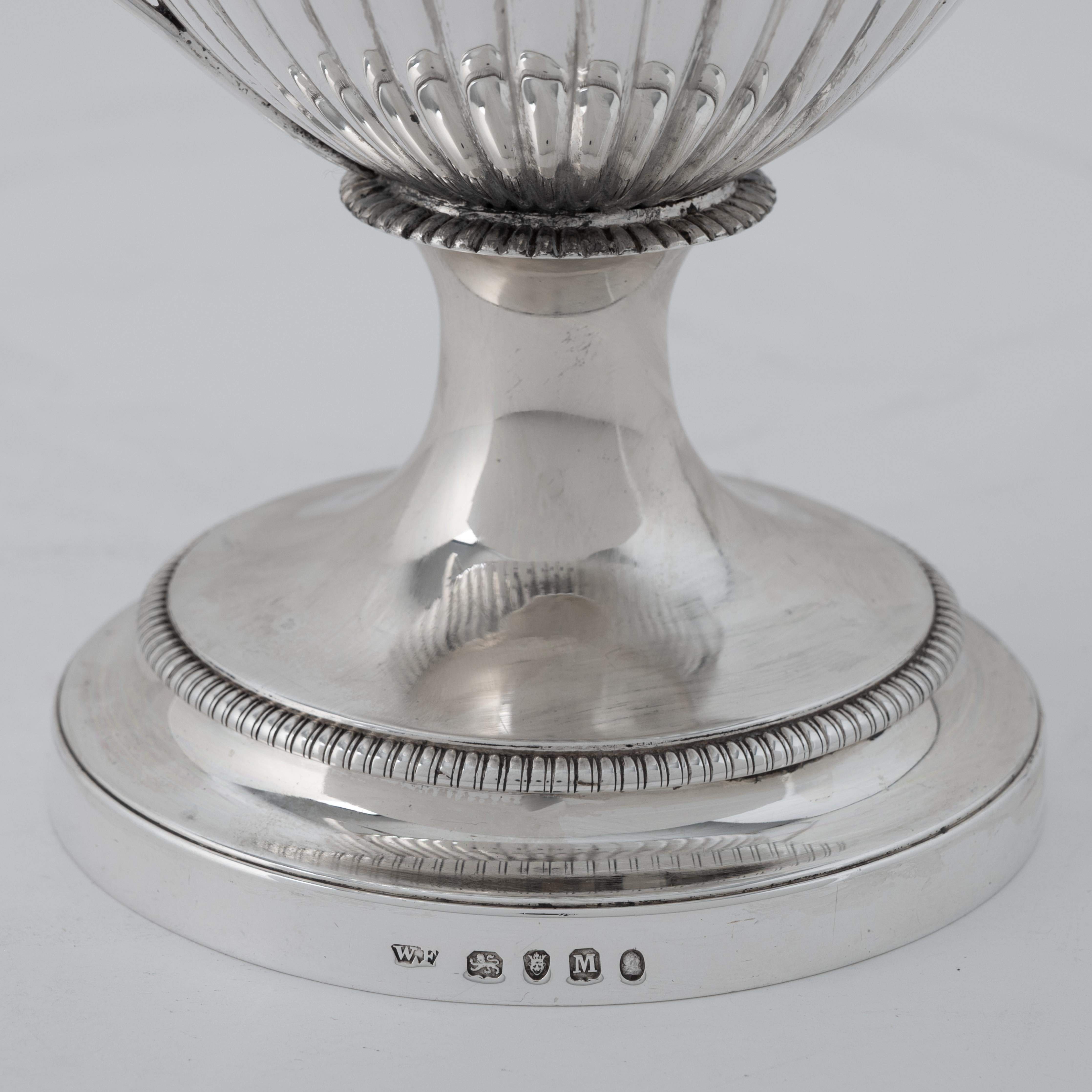 Coppa coperta in sterline di Giorgio III, William Frisbee, 1807 in vendita 5